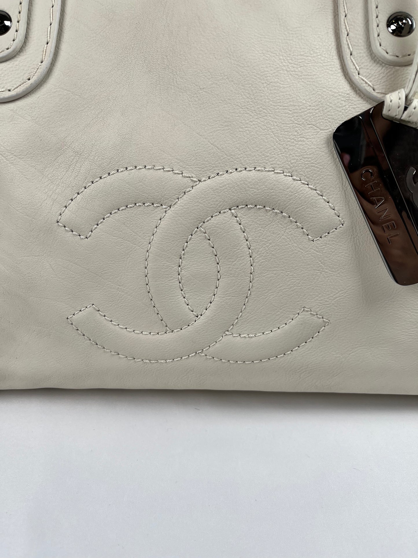 Pre-Owned Chanel™ CC Carry-On Bowling Bag White Handbag
