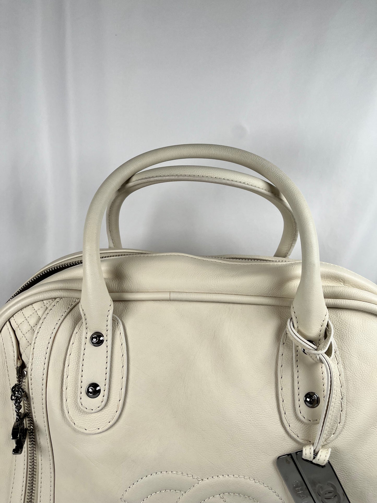 Pre-Owned Chanel™ CC Carry-On Bowling Bag White Handbag
