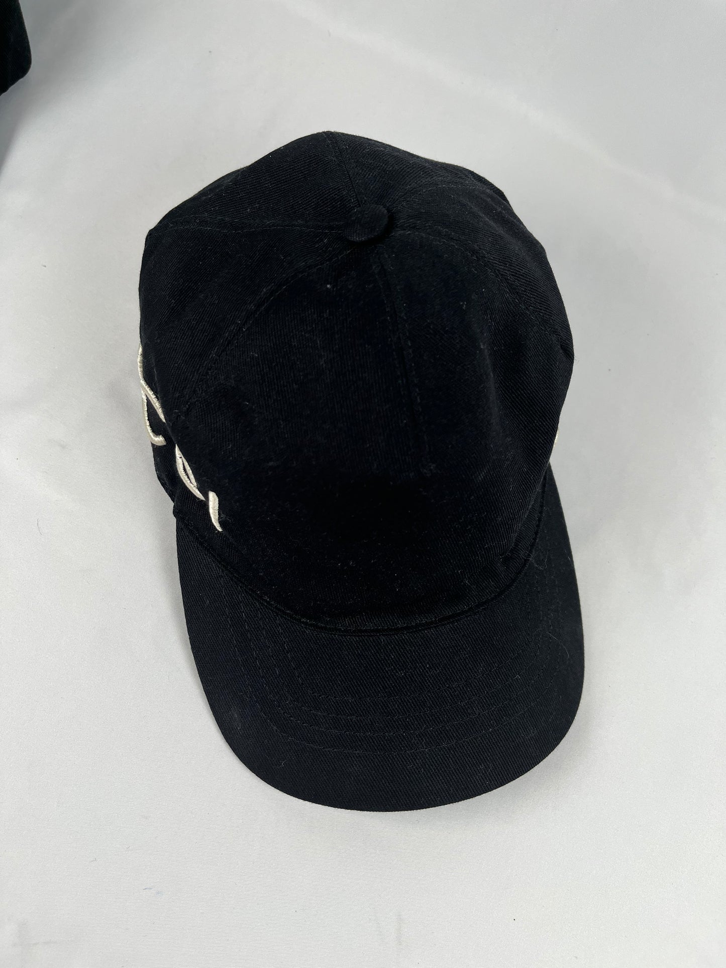 Pre-Owned GUCCI Loved Baseball Black Hat, Small