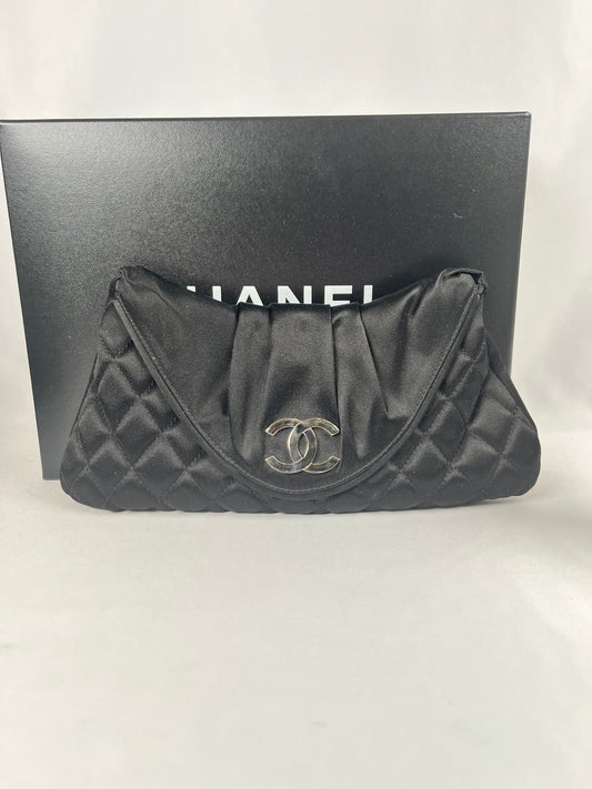 Pre-Owned CHANEL™ Half Moon Sac Pochette Black Clutch