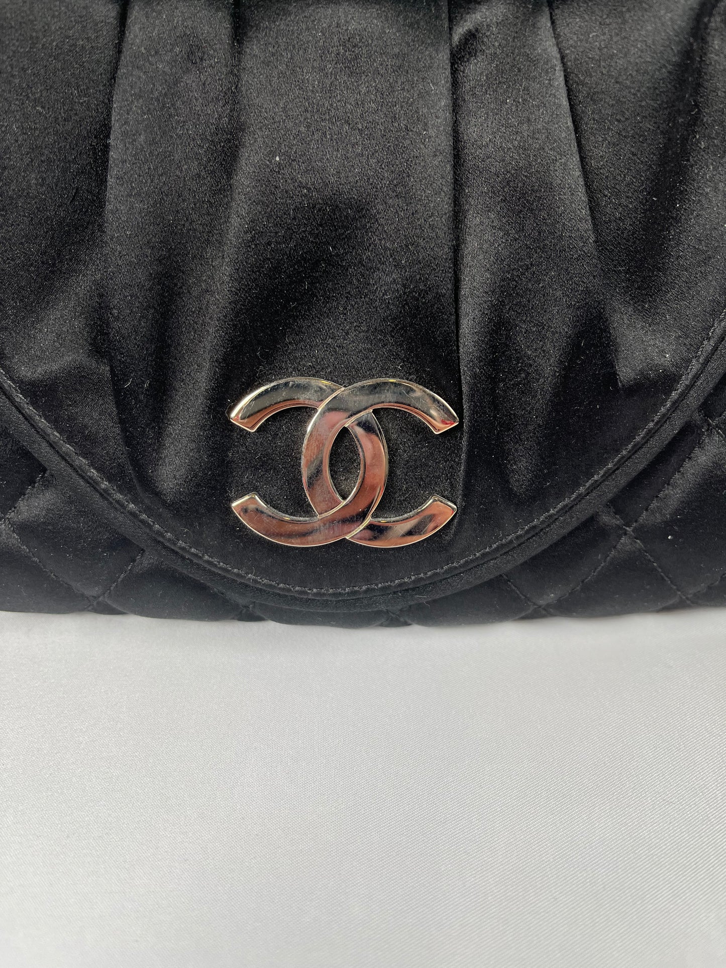 Pre-Owned CHANEL™ Half Moon Sac Pochette Black Clutch