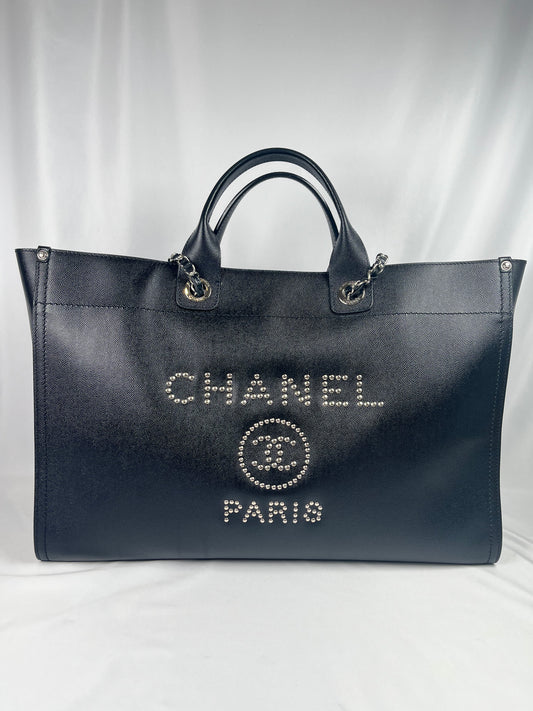 Pre-Owned CHANEL ™ Deauville, XL Black Handbag