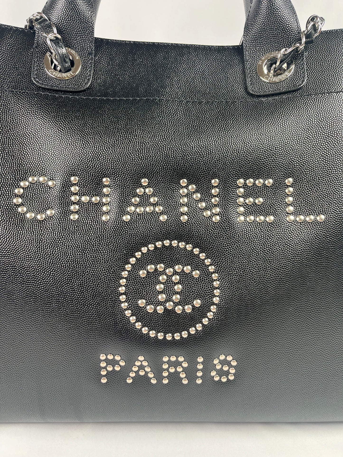 Pre-Owned CHANEL ™ Deauville, XL Black Handbag