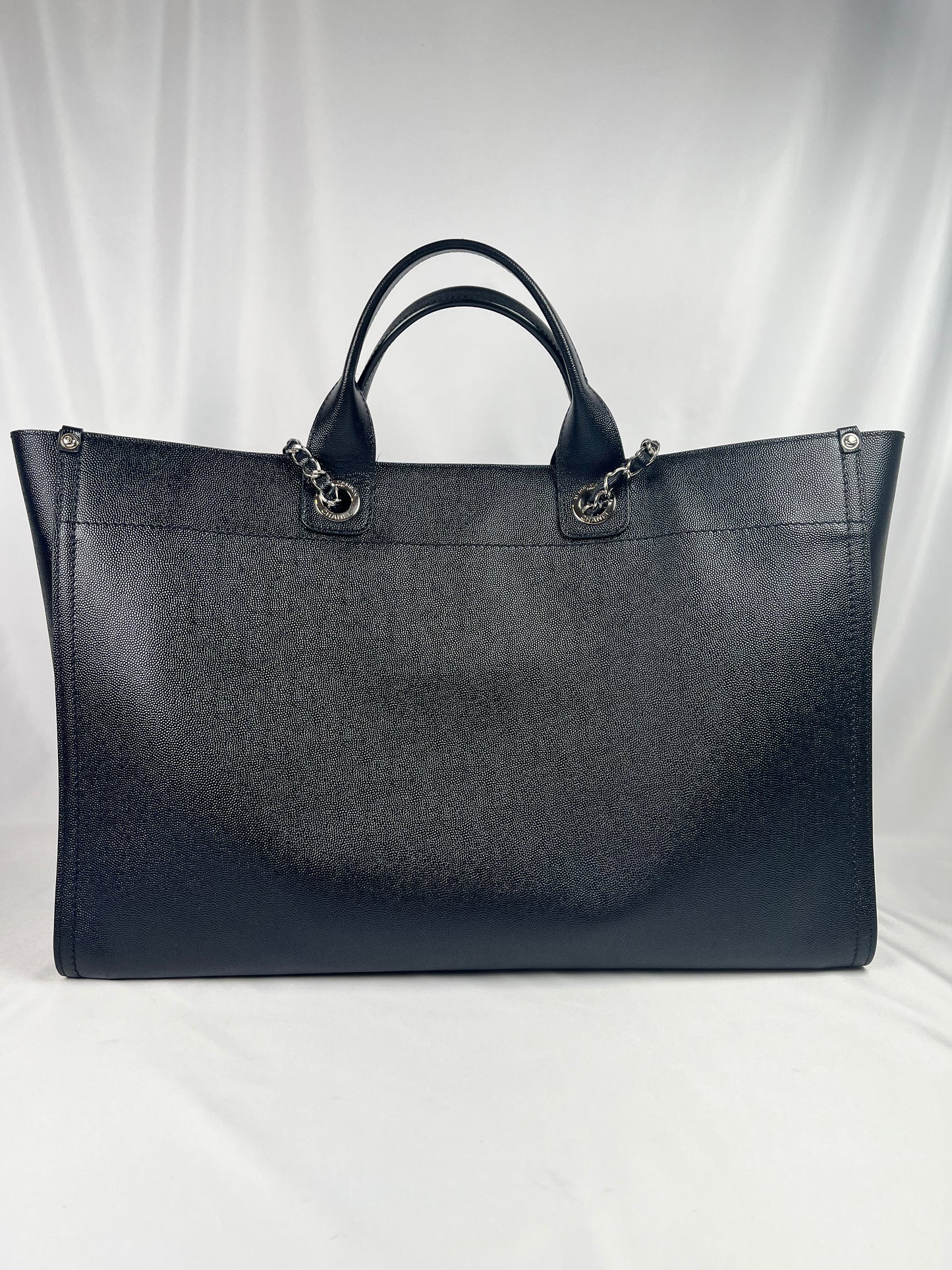Pre-Owned CHANEL ™ Deauville, XL Black Handbag