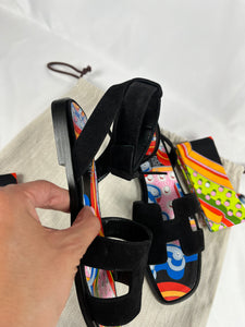 Pre-Owned HERMES Eyra Black Sandals, 36