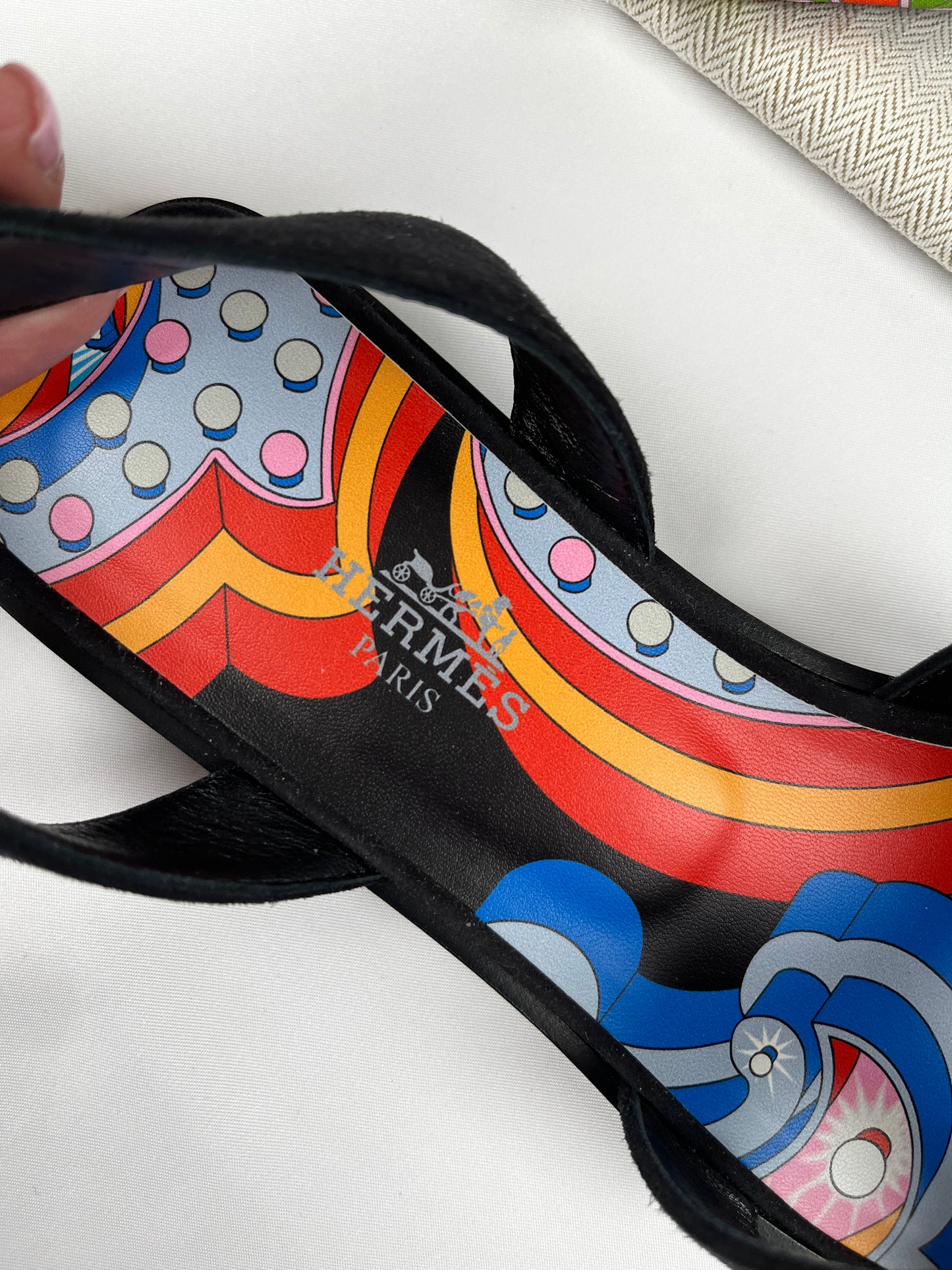 Pre-Owned HERMES Eyra Black Sandals, 36