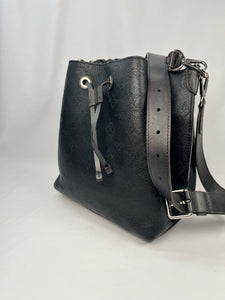 Pre-Owned LOUIS VUITTON Mahina Muria Black Handbag