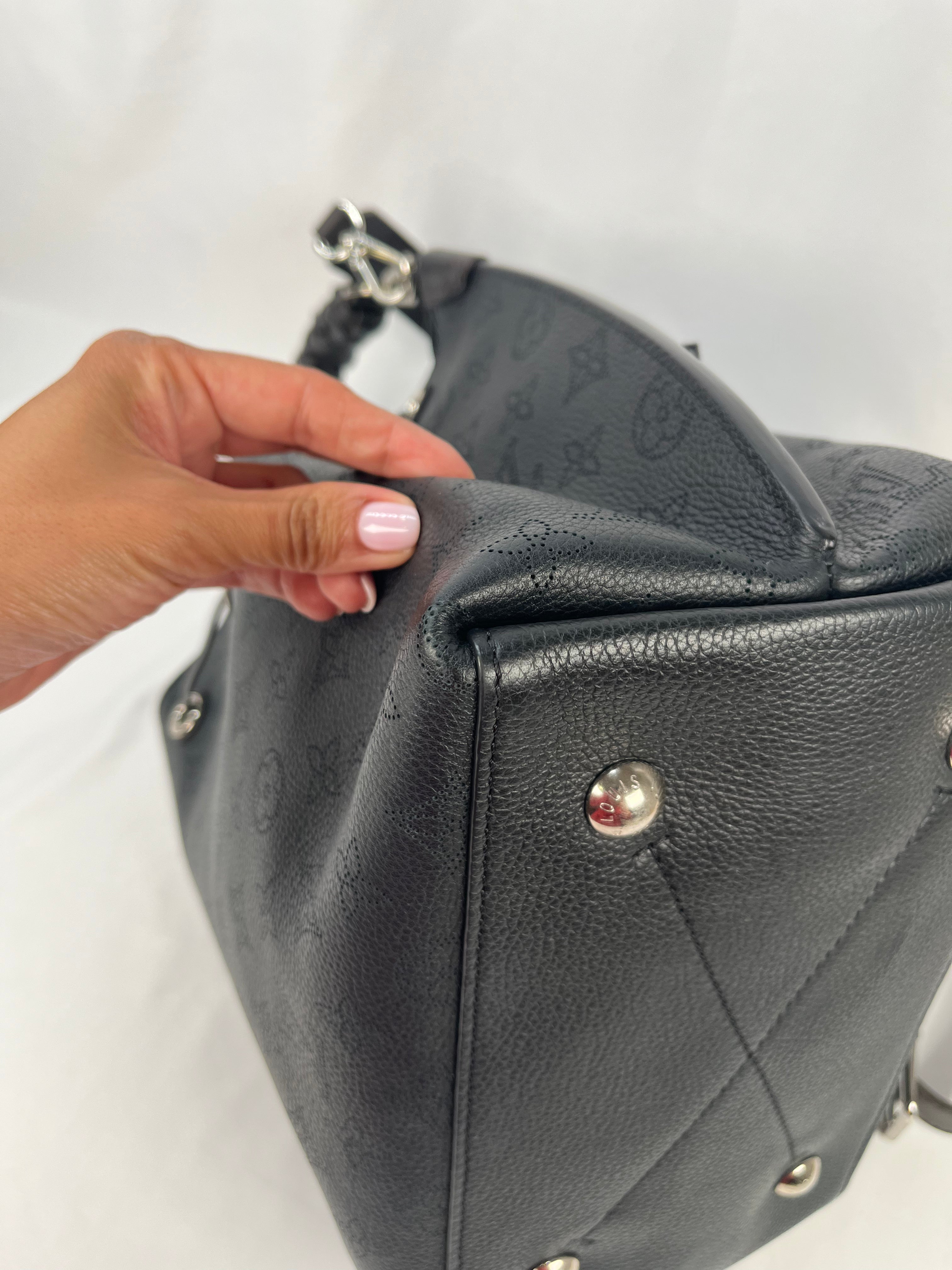 Pre-Owned LOUIS VUITTON Mahina Muria Black Handbag