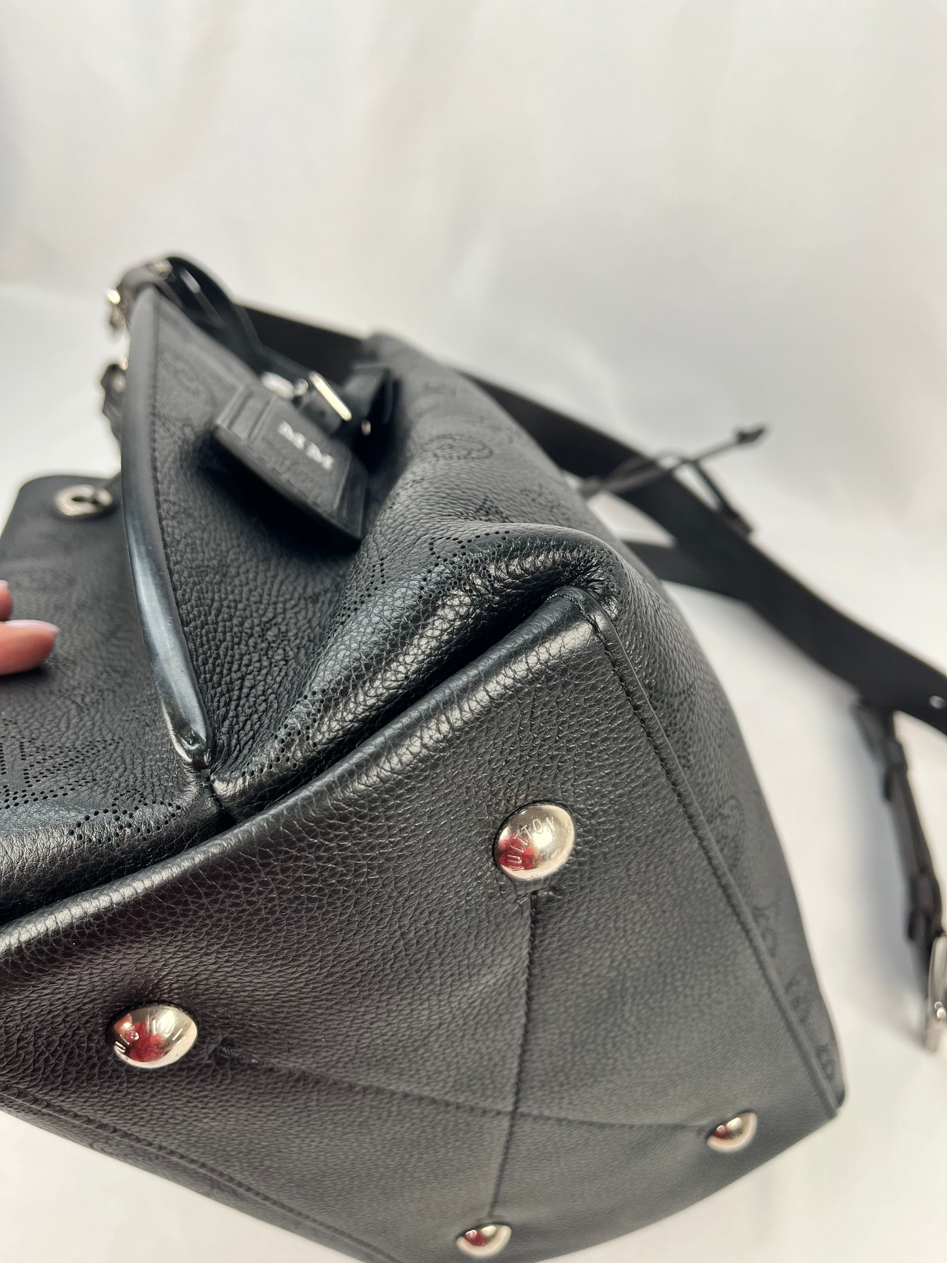 Pre-Owned LOUIS VUITTON Mahina Muria Black Handbag