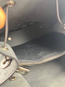 Pre-Owned LOUIS VUITTON Mahina Muria Black Handbag