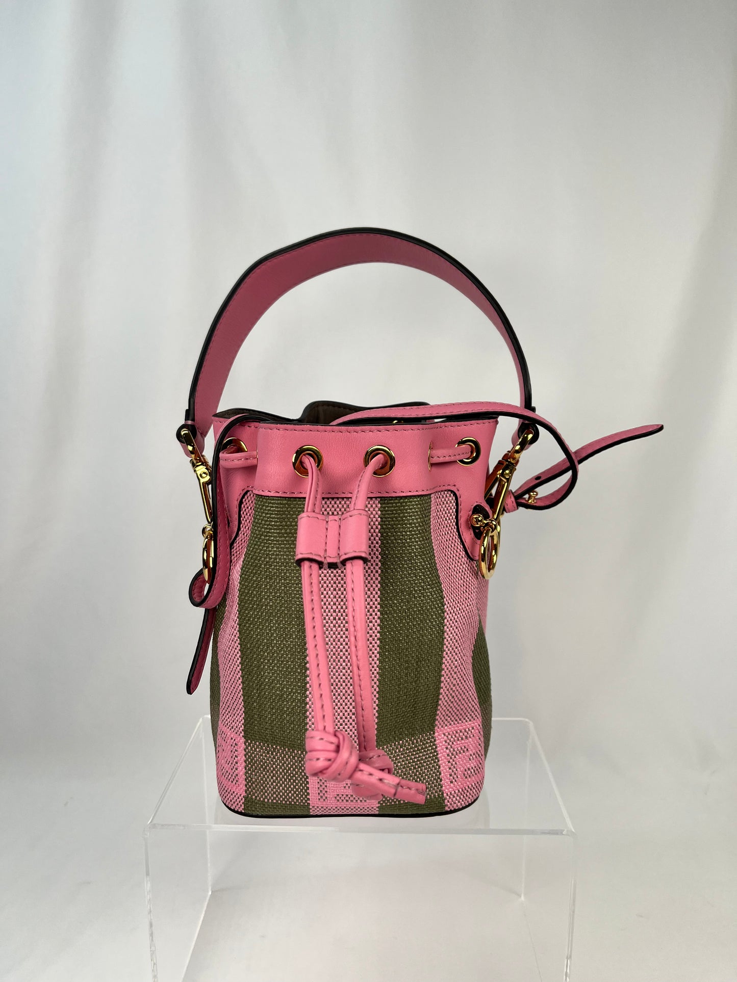 Pre-Owned FENDI Mon Tresor Raffia Bucket Pink/Brown Handbag