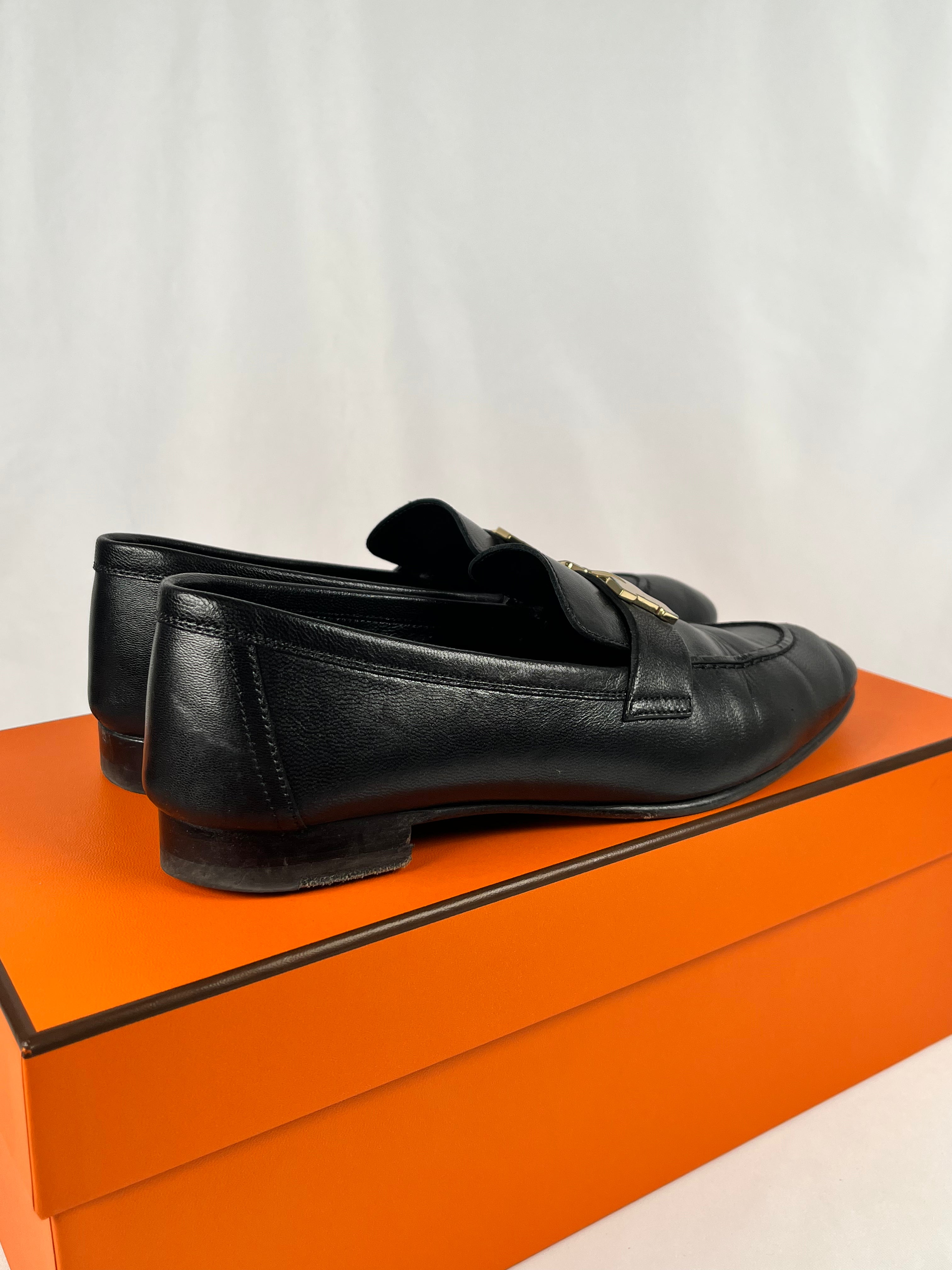 Pre-Owned HERMES Paris Black Loafers, 36
