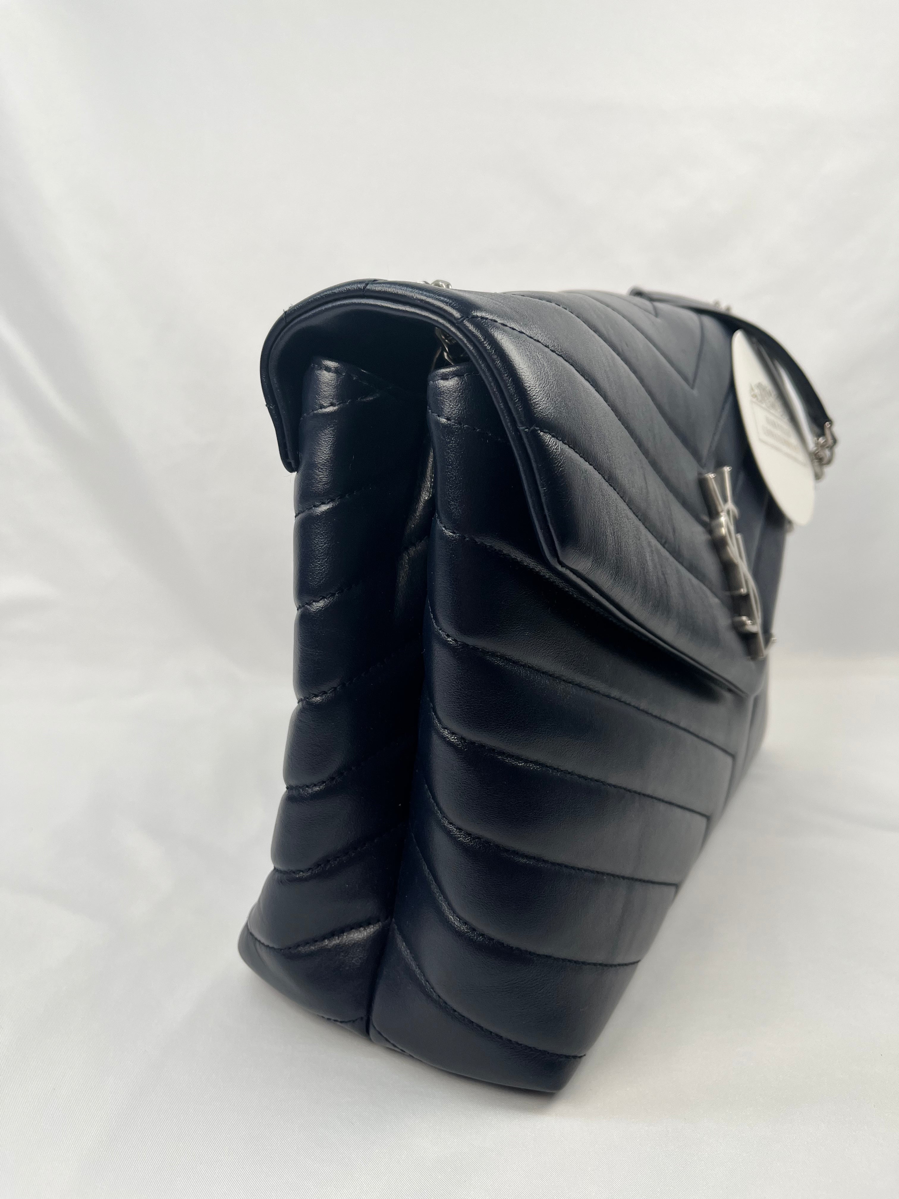 Pre-Owned SAINT LAURENT LouLou Monogram Dark Blue Handbag, Medium