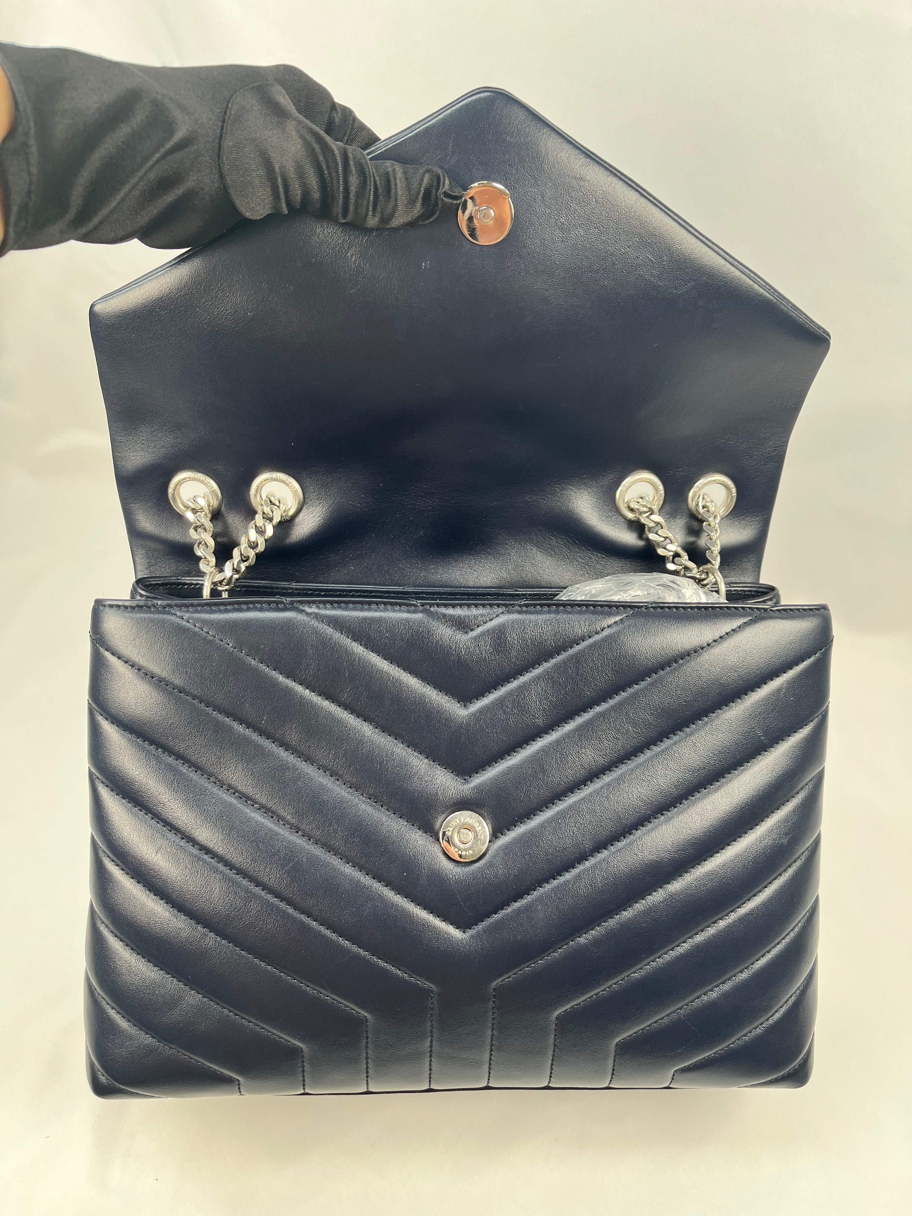 Pre-Owned SAINT LAURENT LouLou Monogram Dark Blue Handbag, Medium