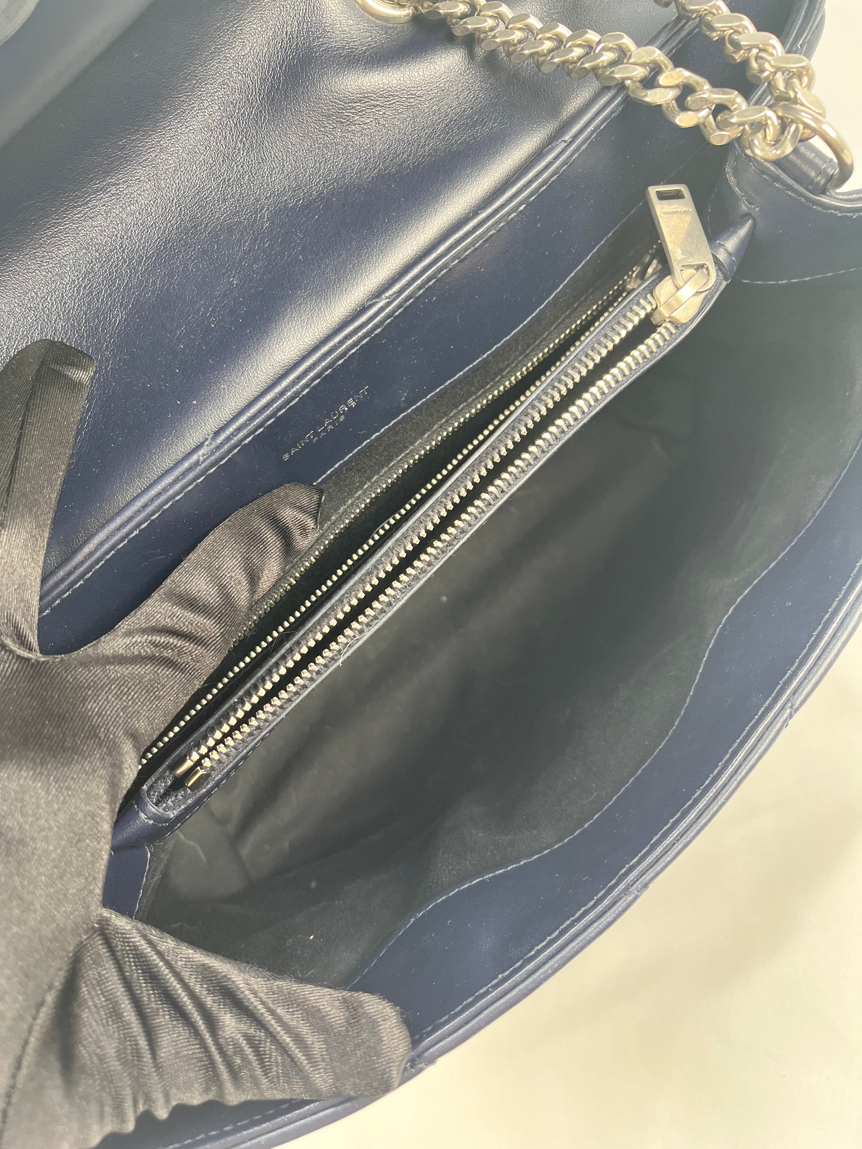 Pre-Owned SAINT LAURENT LouLou Monogram Dark Blue Handbag, Medium