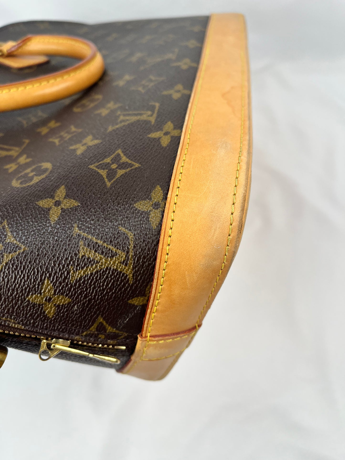 Pre-Owned LOUIS VUITTON Alma Monogram Handbag