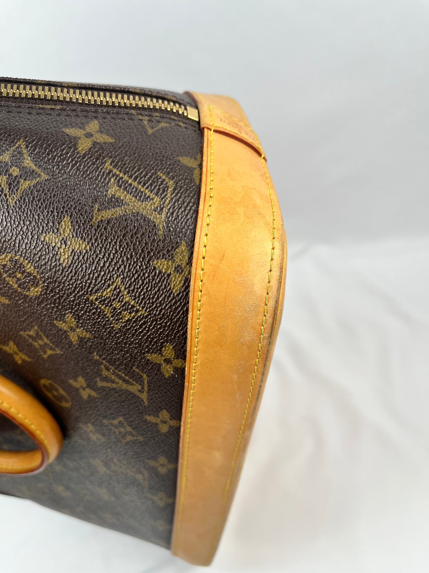 Pre-Owned LOUIS VUITTON Alma Monogram Handbag