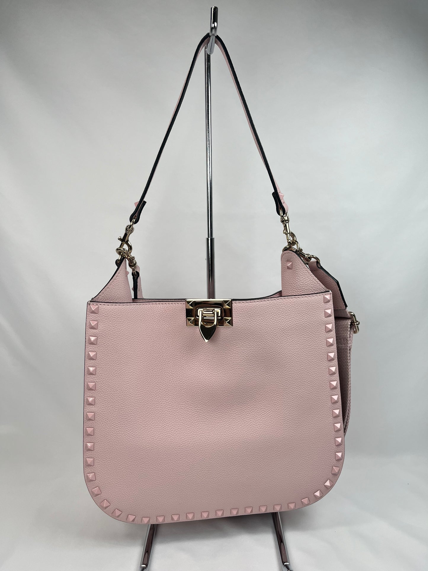 Pre-Owned VALENTINO Rockstud Hobo Bag Pink Handbag
