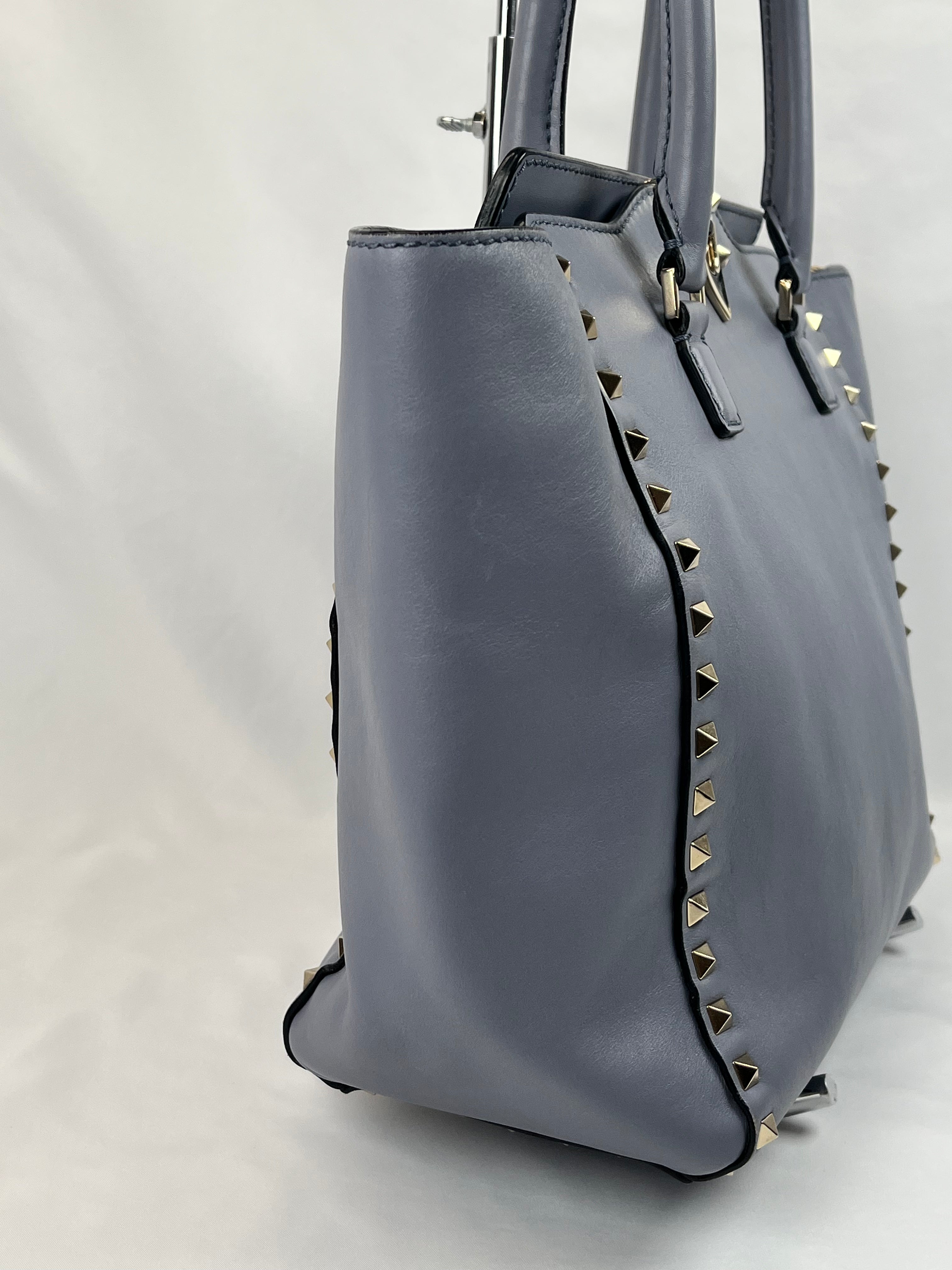 Pre-Owned VALENTINO Vitello Rockstud Double Handle London Stone Handbag