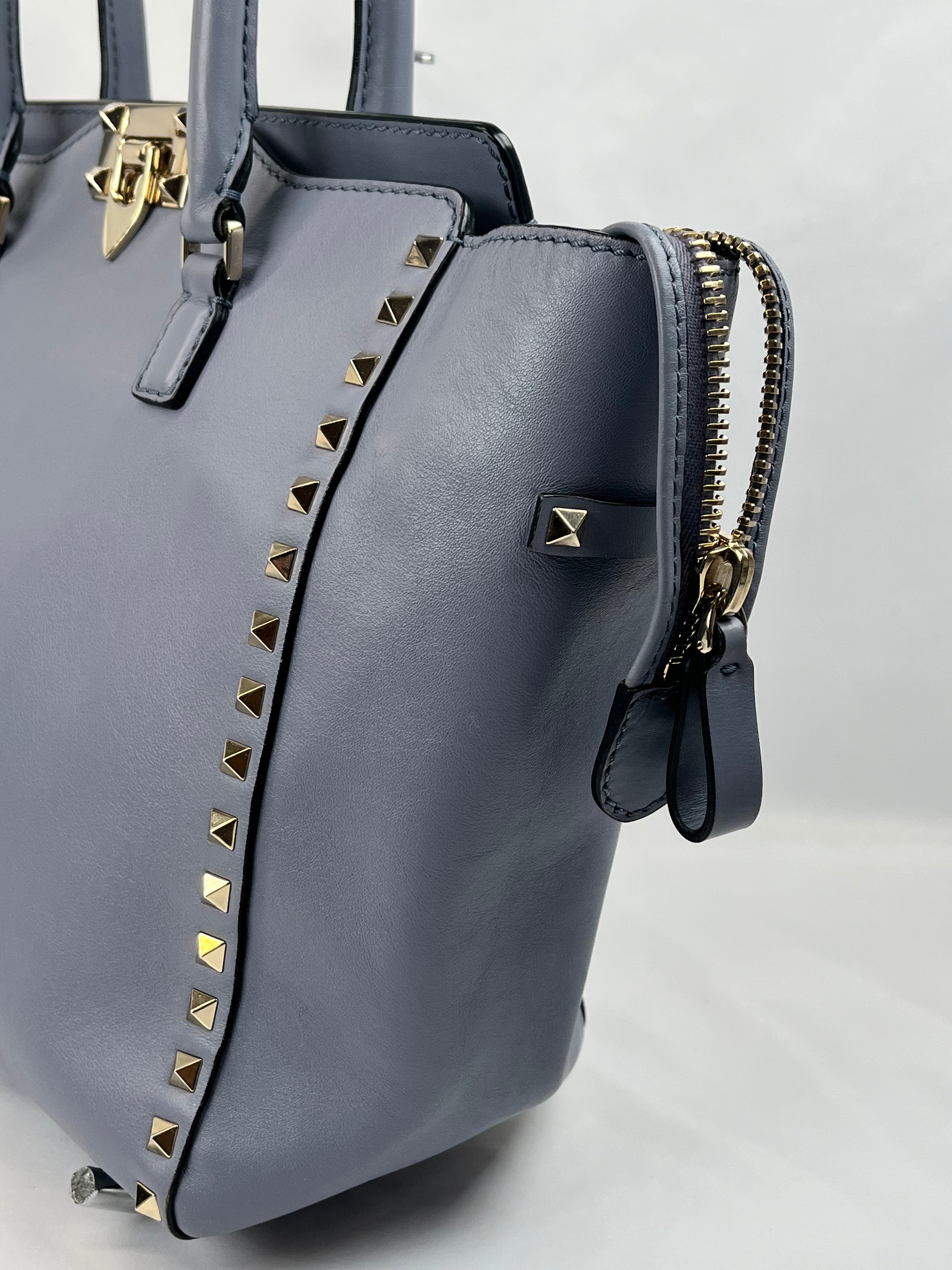 Pre-Owned VALENTINO Vitello Rockstud Double Handle London Stone Handbag