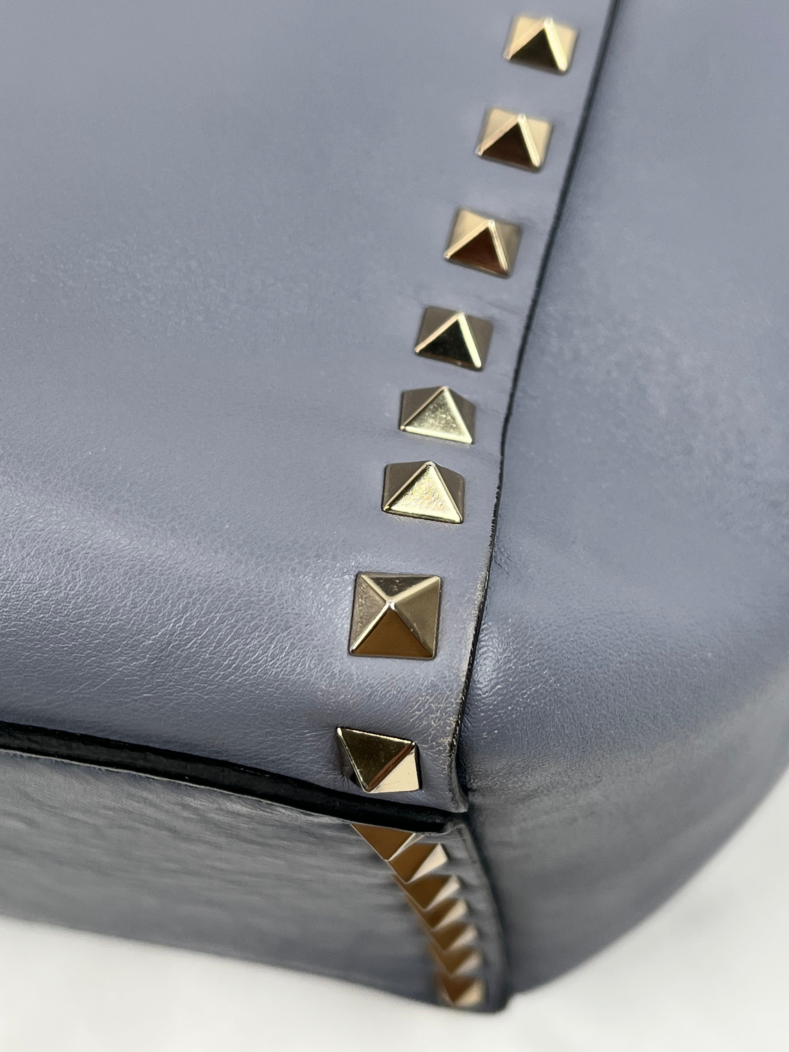 Pre-Owned VALENTINO Vitello Rockstud Double Handle London Stone Handbag