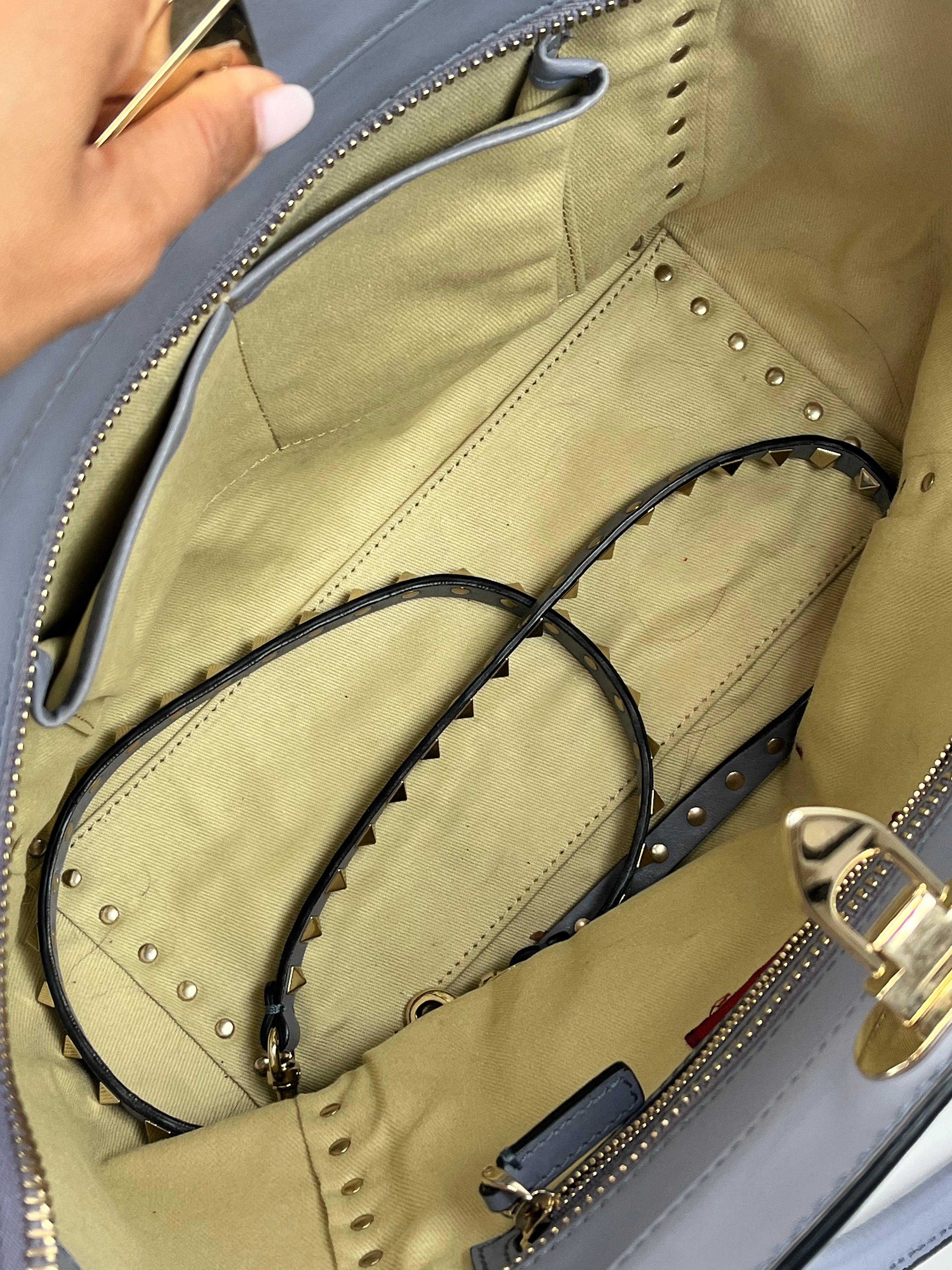 Pre-Owned VALENTINO Vitello Rockstud Double Handle London Stone Handbag