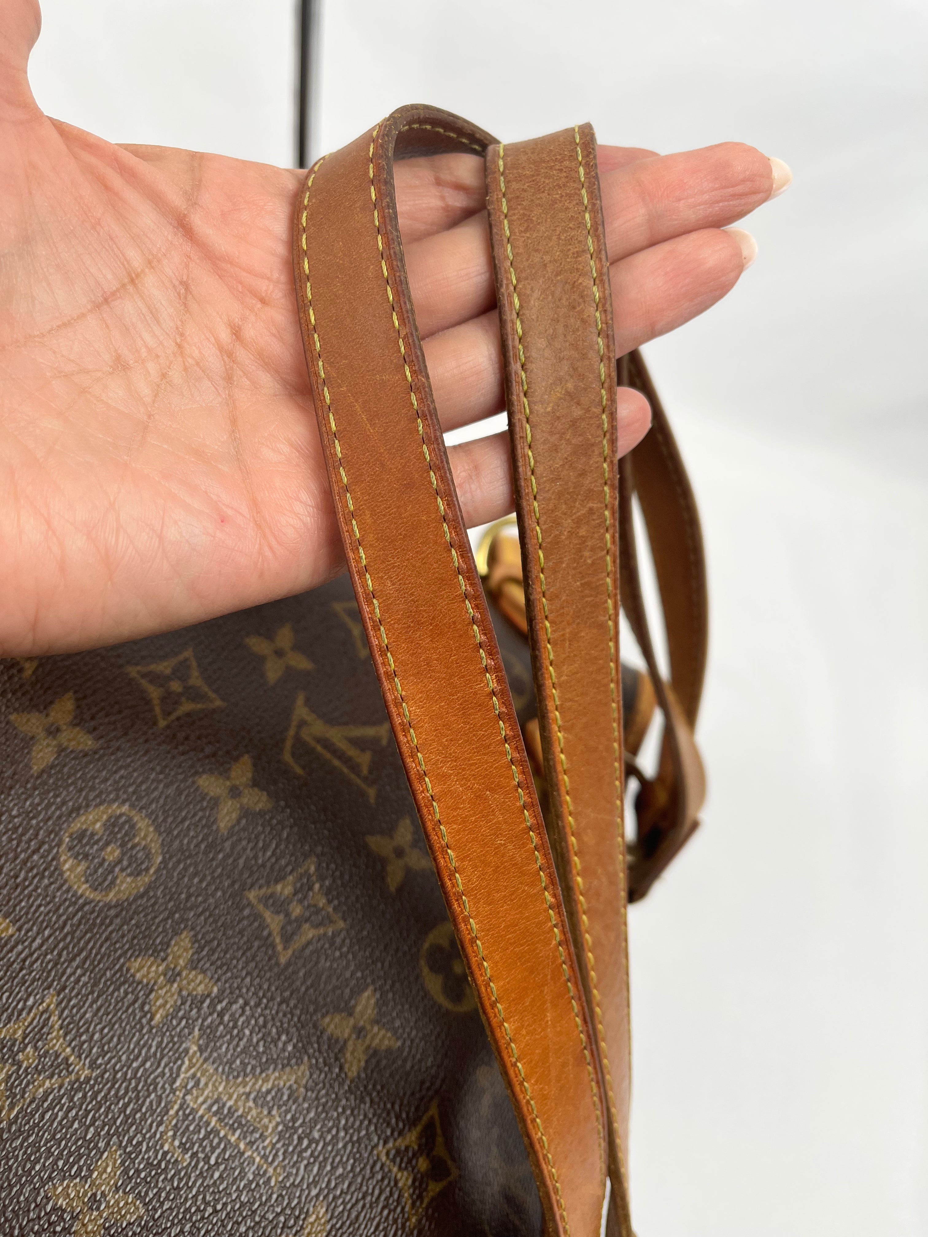Pre-Owned LOUIS VUITTON Vertical Batignolles Monogram Handbag