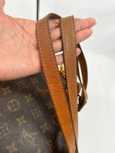 Pre-Owned LOUIS VUITTON Vertical Batignolles Monogram Handbag