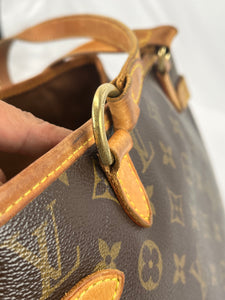 Pre-Owned LOUIS VUITTON Vertical Batignolles Monogram Handbag