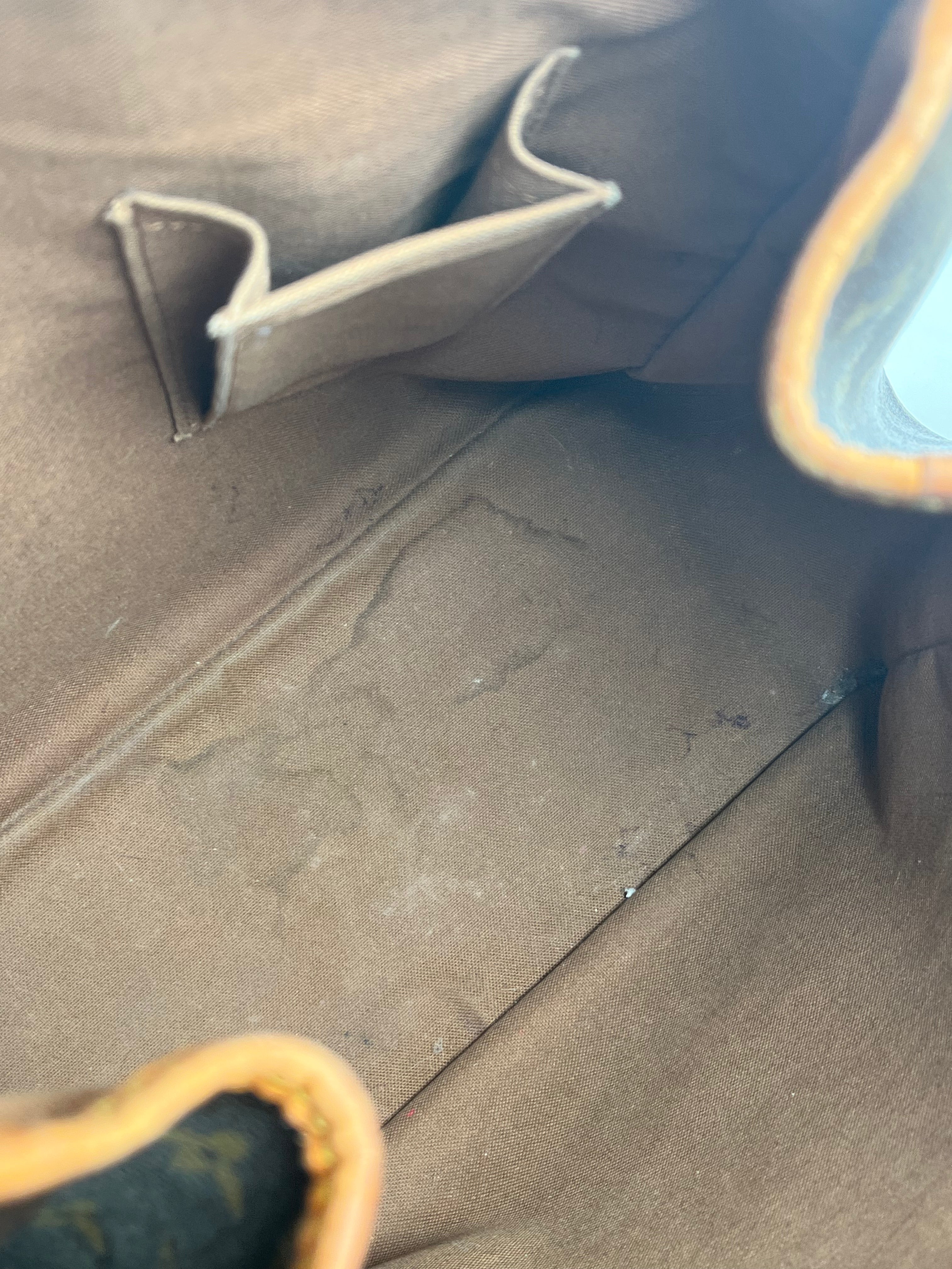 Pre-Owned LOUIS VUITTON Vertical Batignolles Monogram Handbag