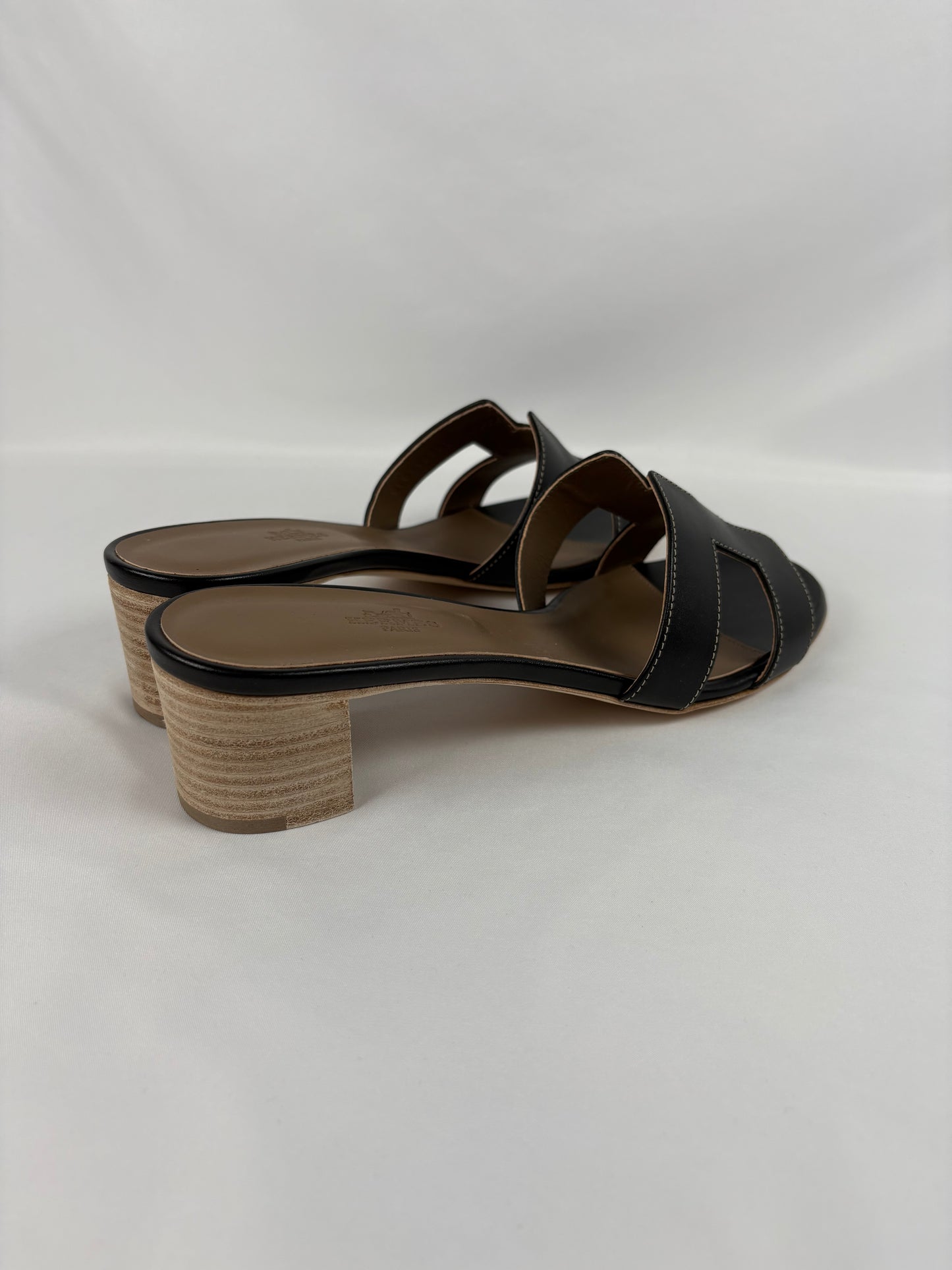 Pre-Owned HERMES Oasis Black Sandals, 41