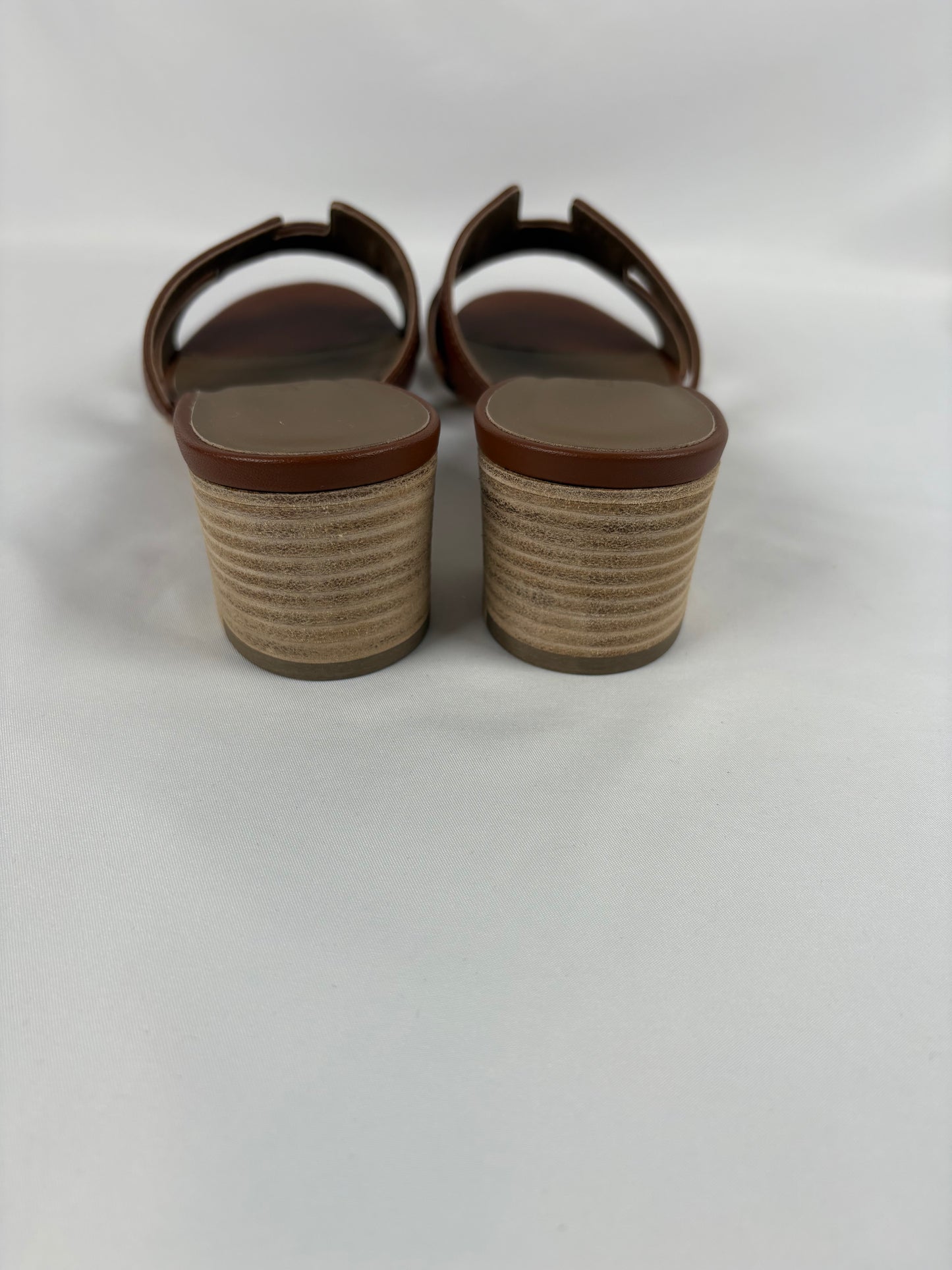 Pre-Owned HERMES Oasis Gold Sandals, 37