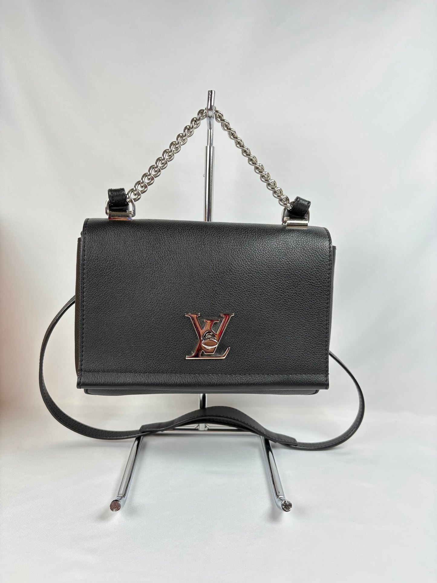 Pre-Owned LOUIS VUITTON MyLockMe Chain Black Handbag