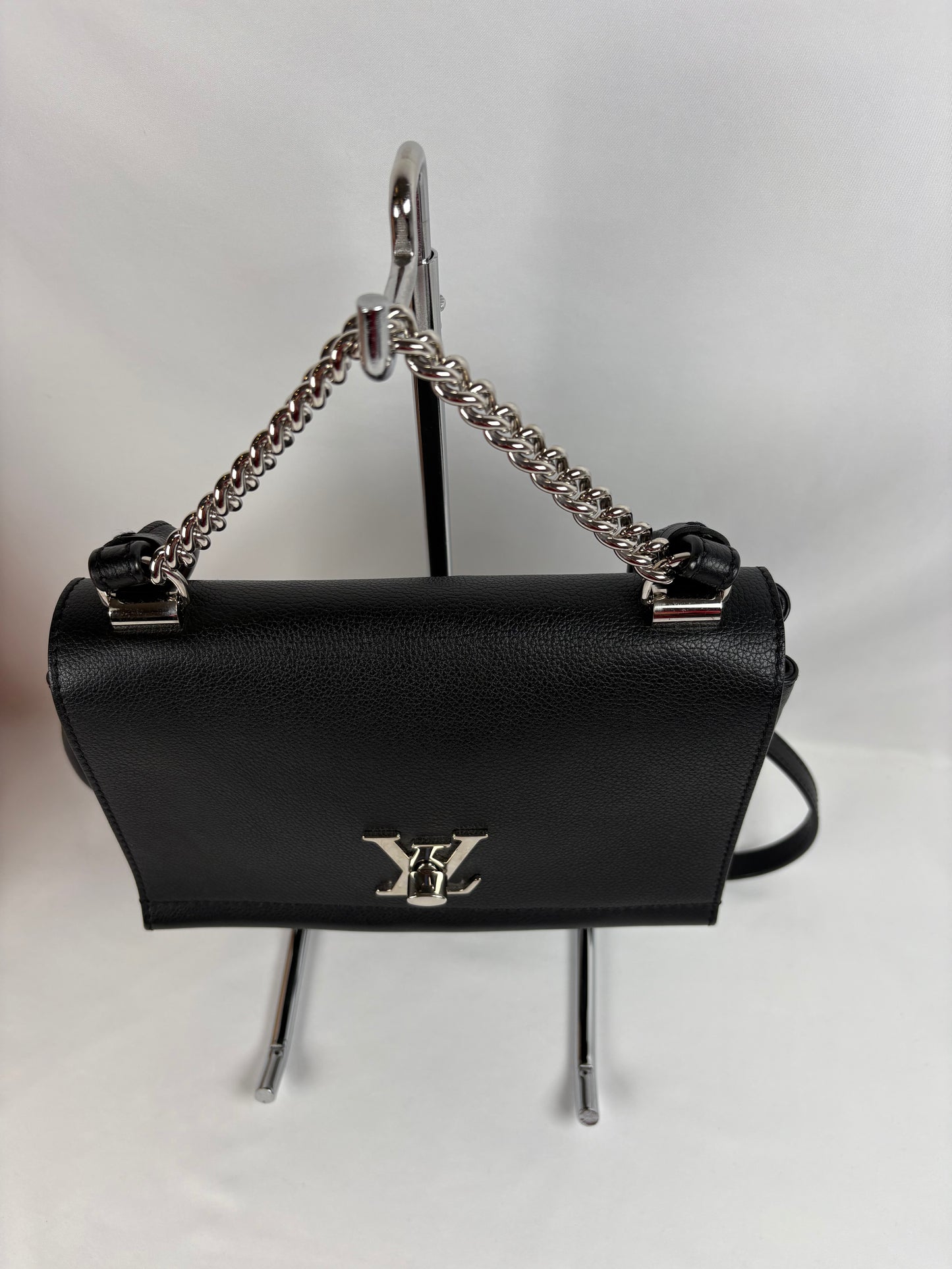 Pre-Owned LOUIS VUITTON MyLockMe Chain Black Handbag