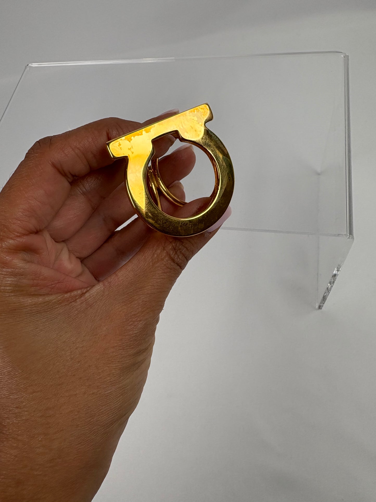Pre-Owned SALVATORE FERRAGAMO Gold Scarf Ring