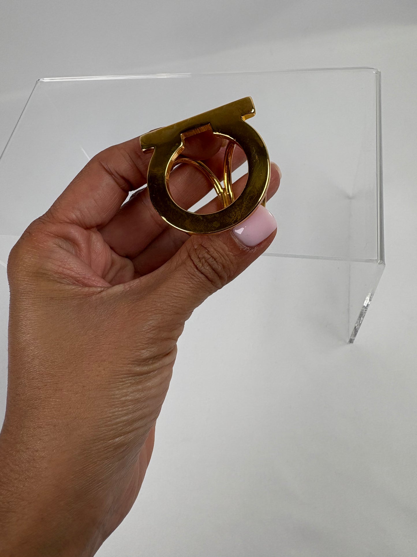 Pre-Owned SALVATORE FERRAGAMO Gold Scarf Ring