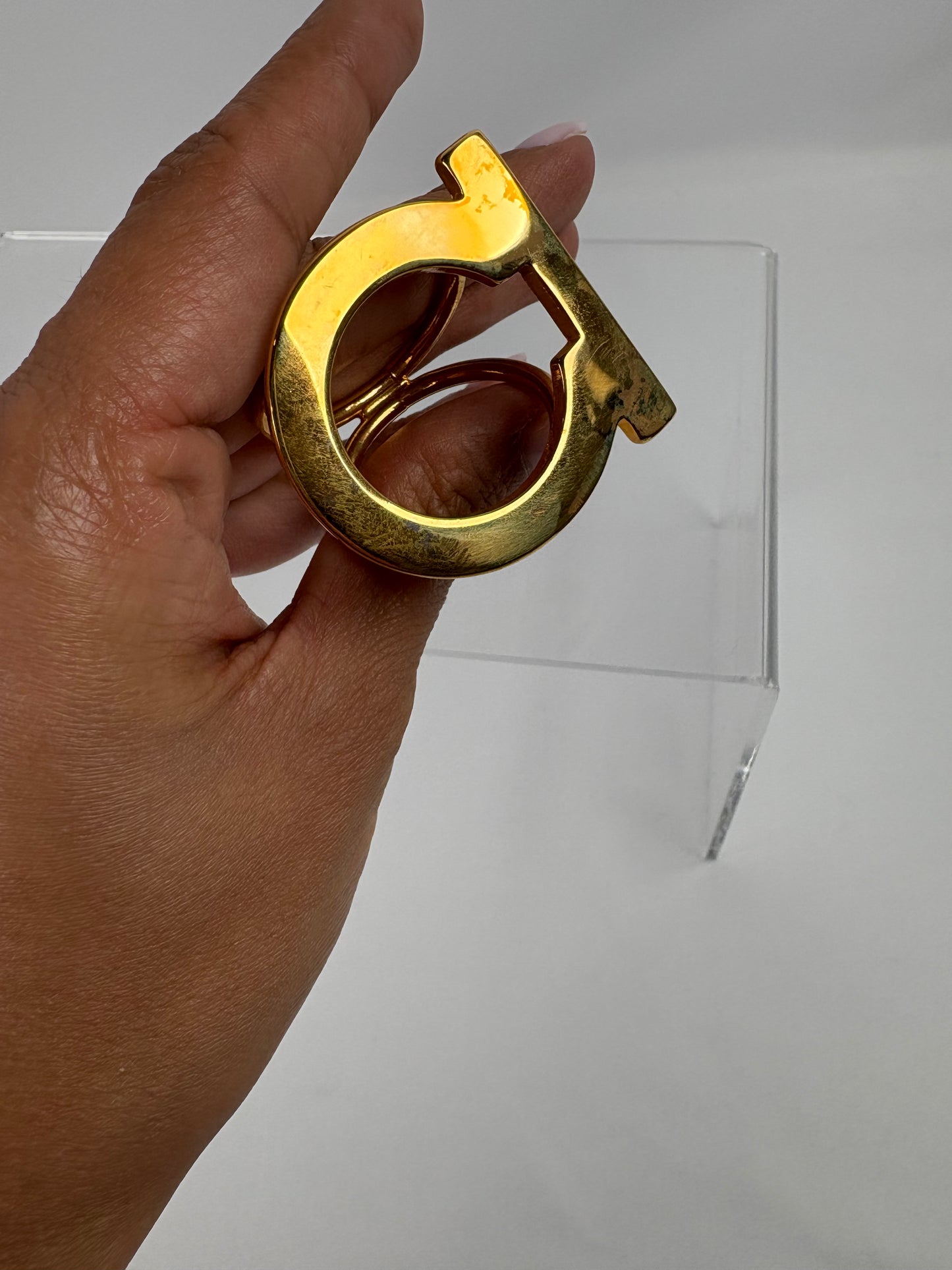Pre-Owned SALVATORE FERRAGAMO Gold Scarf Ring