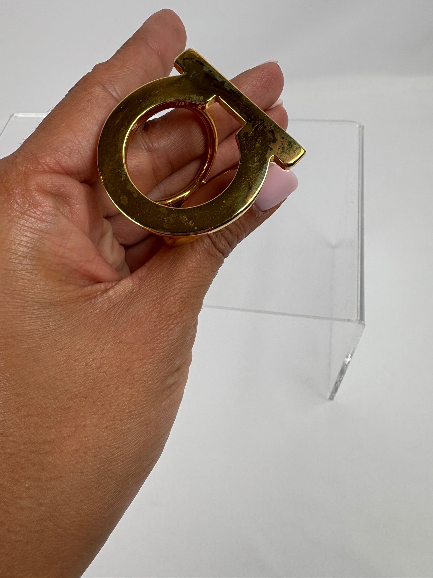 Pre-Owned SALVATORE FERRAGAMO Gold Scarf Ring
