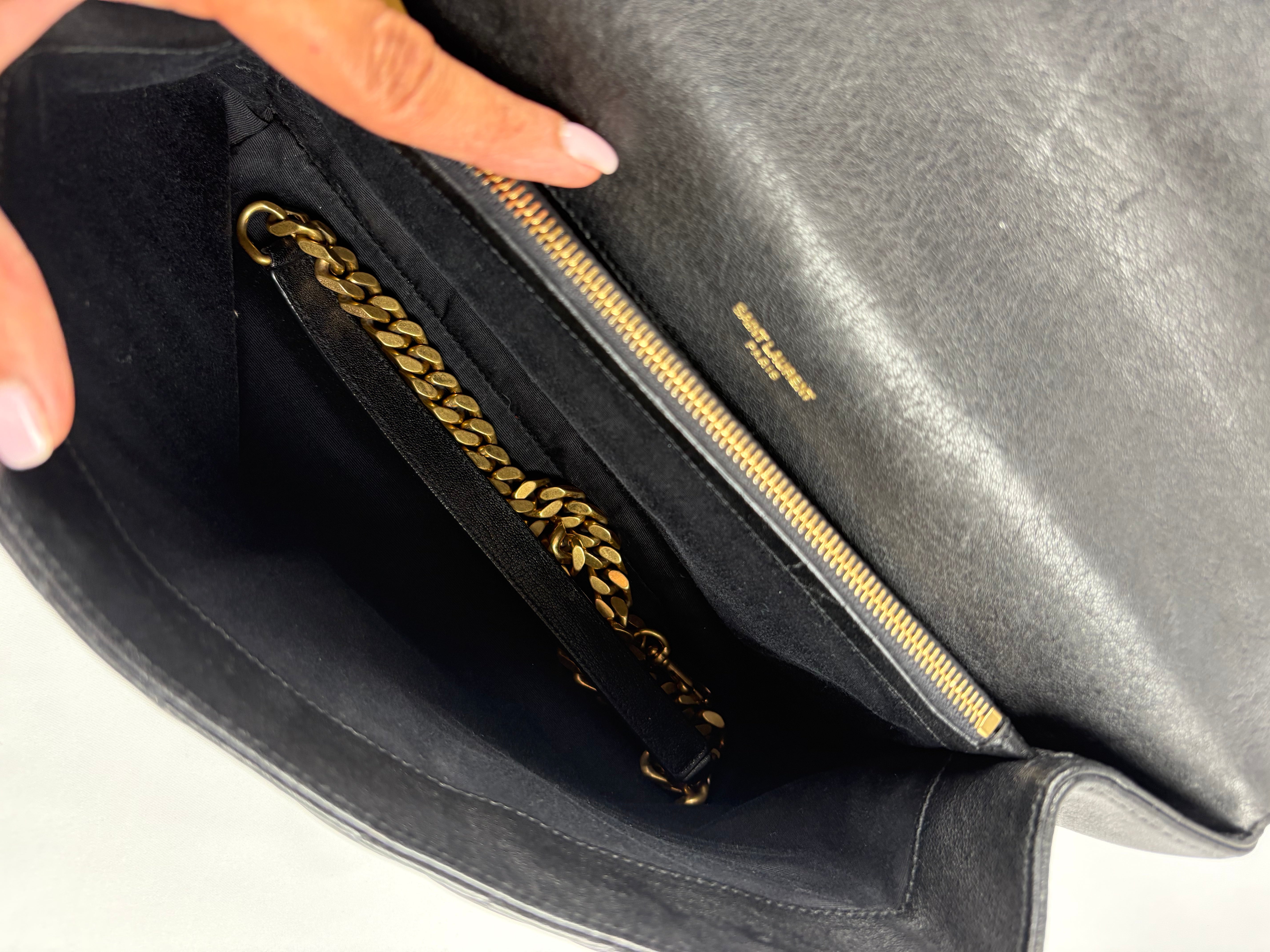 Pre-Owned SAINT LAURENT College Black/GHW Handbag, Large