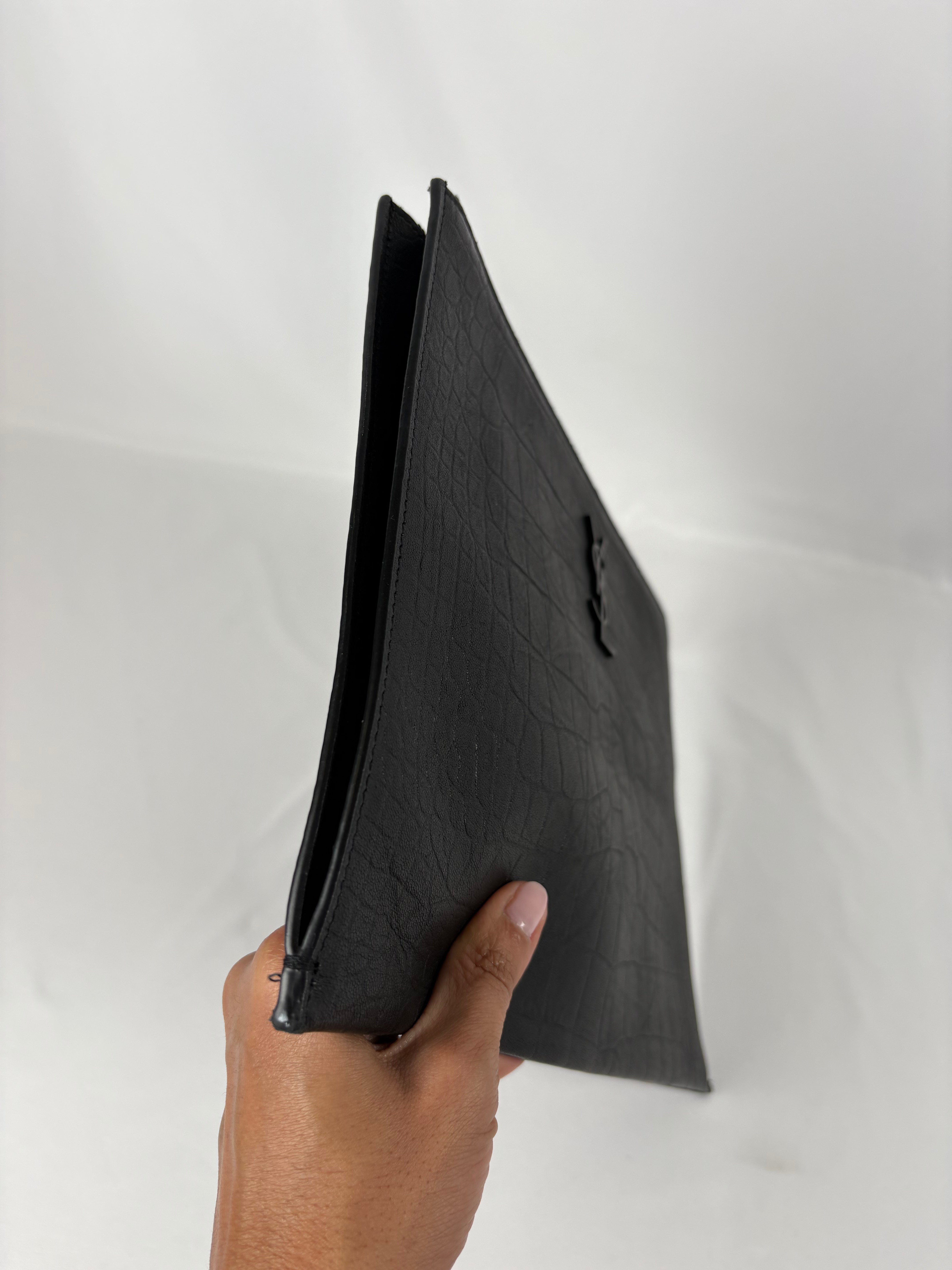 Pre-Owned SAINT LAURENT Croc Embossed Black/Black Clutch
