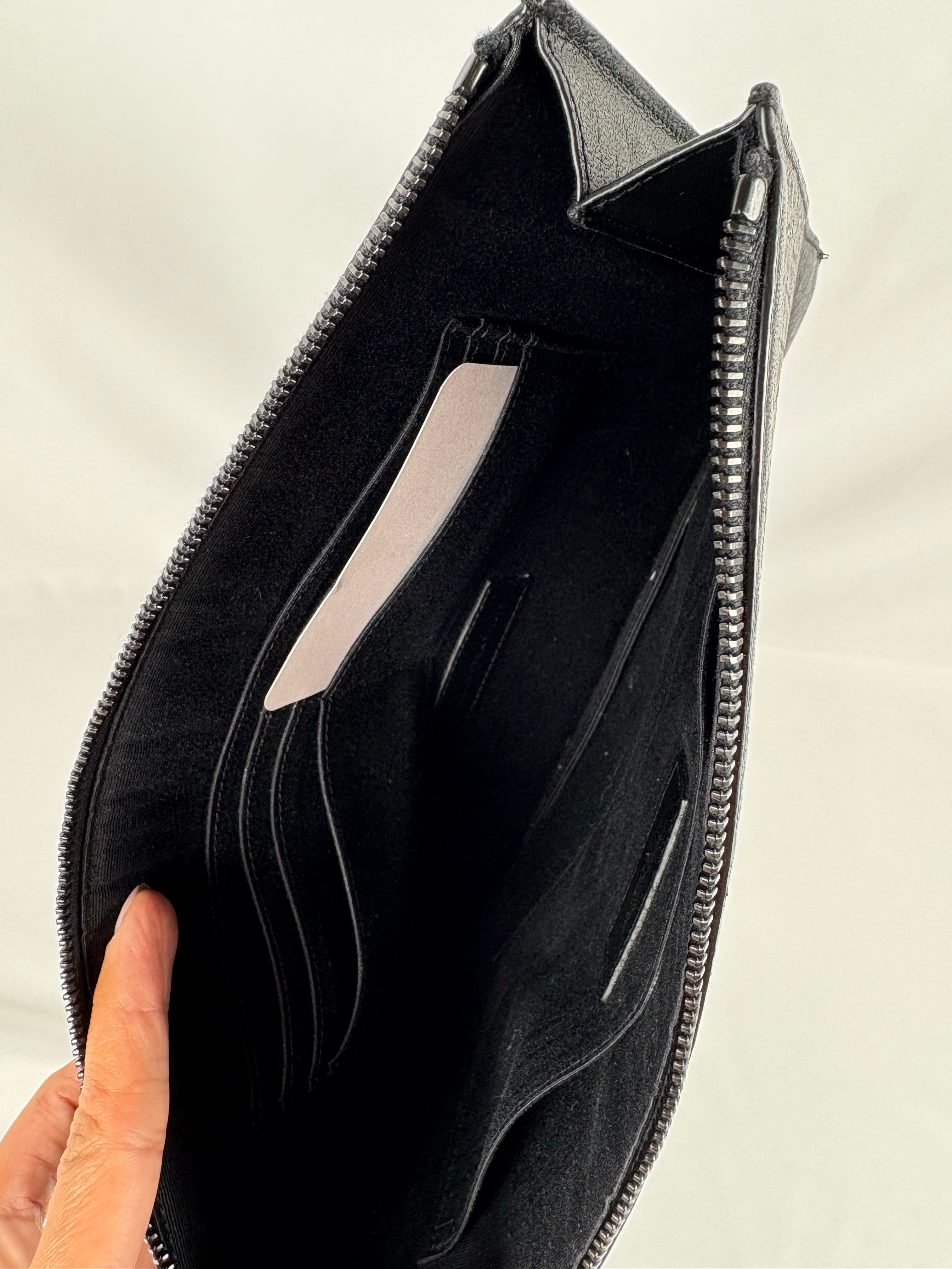 Pre-Owned SAINT LAURENT Croc Embossed Black/Black Clutch