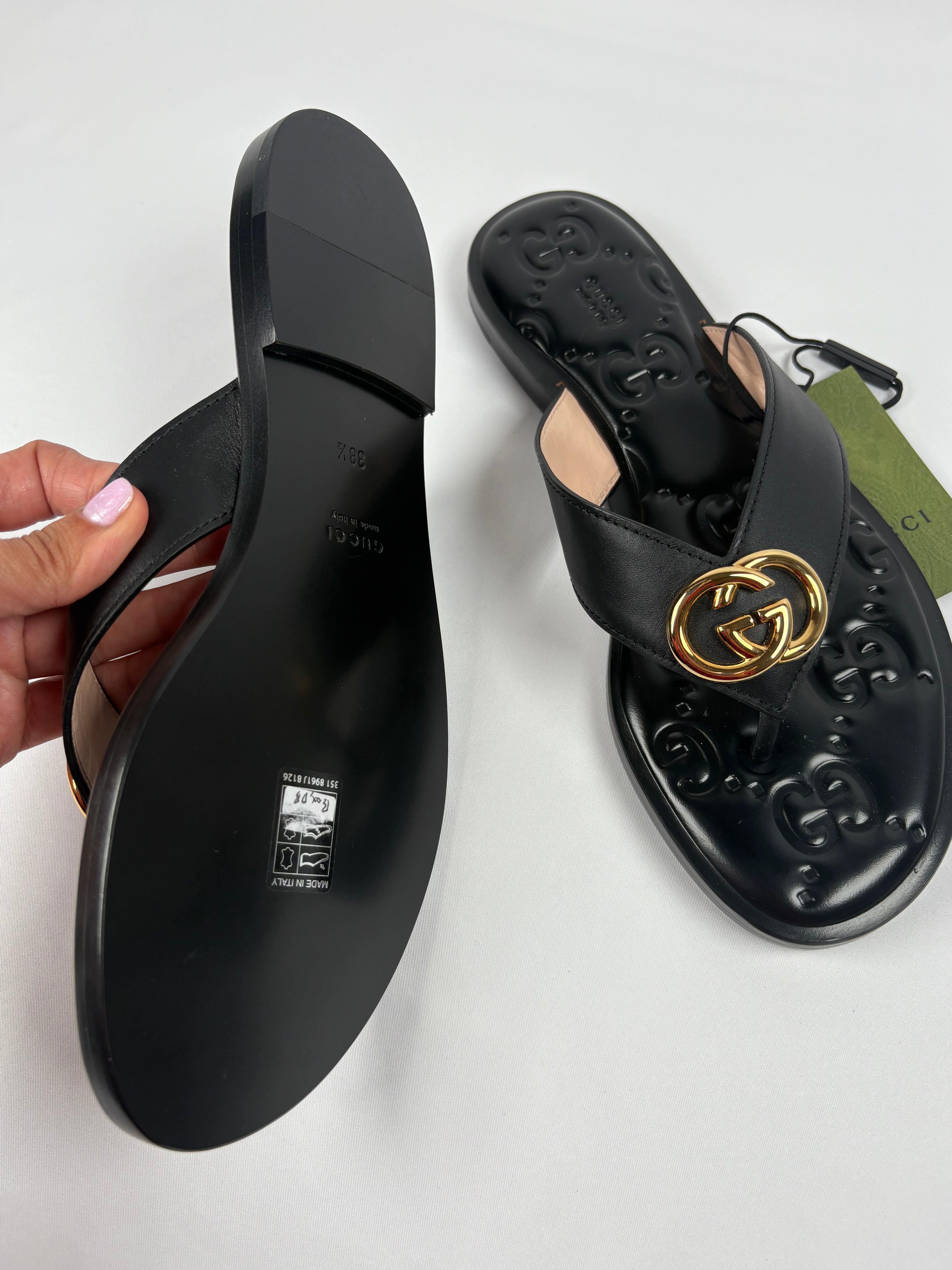 Pre-Owned GUCCI Thong Leather Black Sandals, 38.5