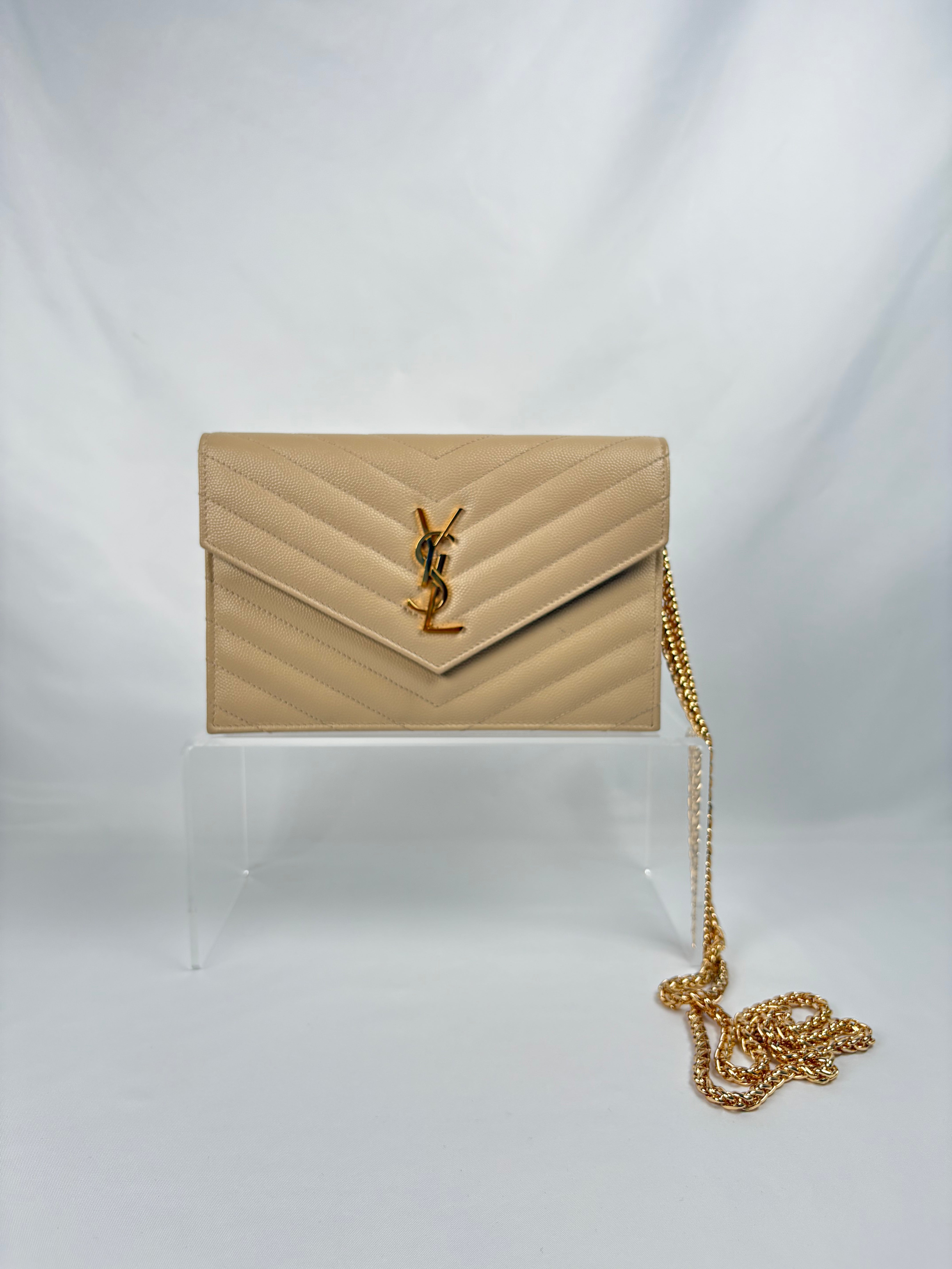 Pre-Owned SAINT LAURENT Cassandre Envelope Wallet on Chain, Beige