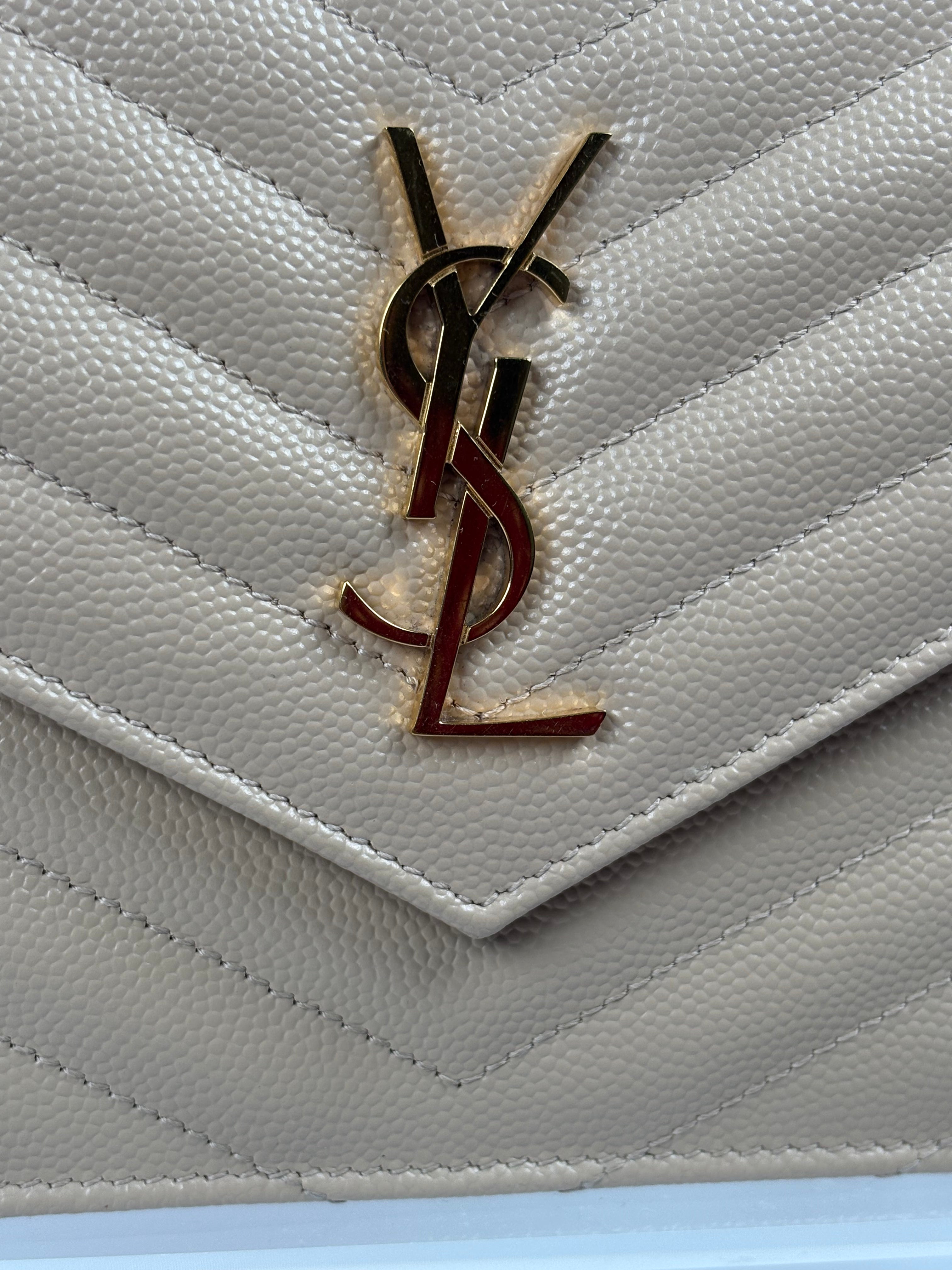 Pre-Owned SAINT LAURENT Cassandre Envelope Wallet on Chain, Beige