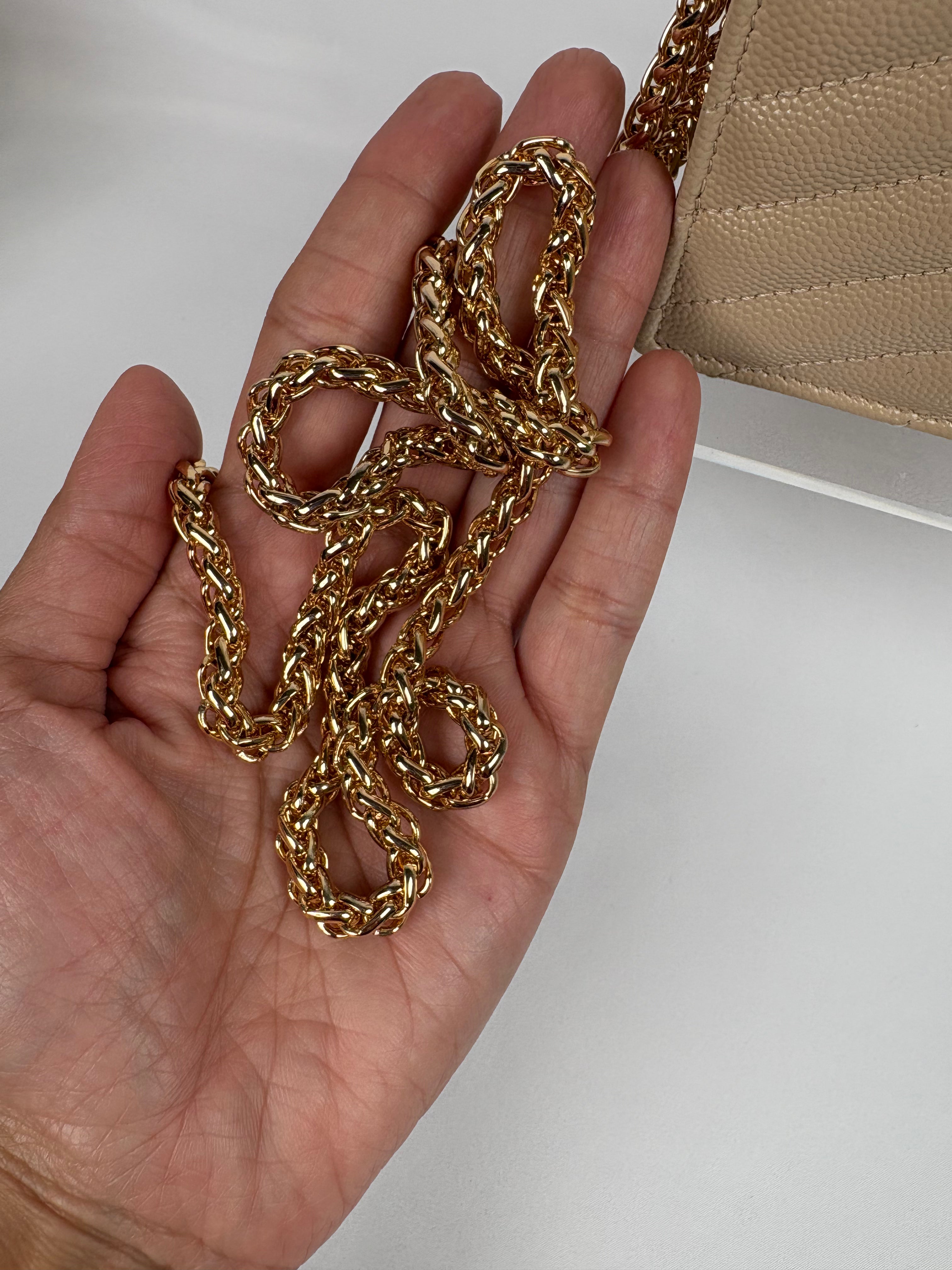 Pre-Owned SAINT LAURENT Cassandre Envelope Wallet on Chain, Beige