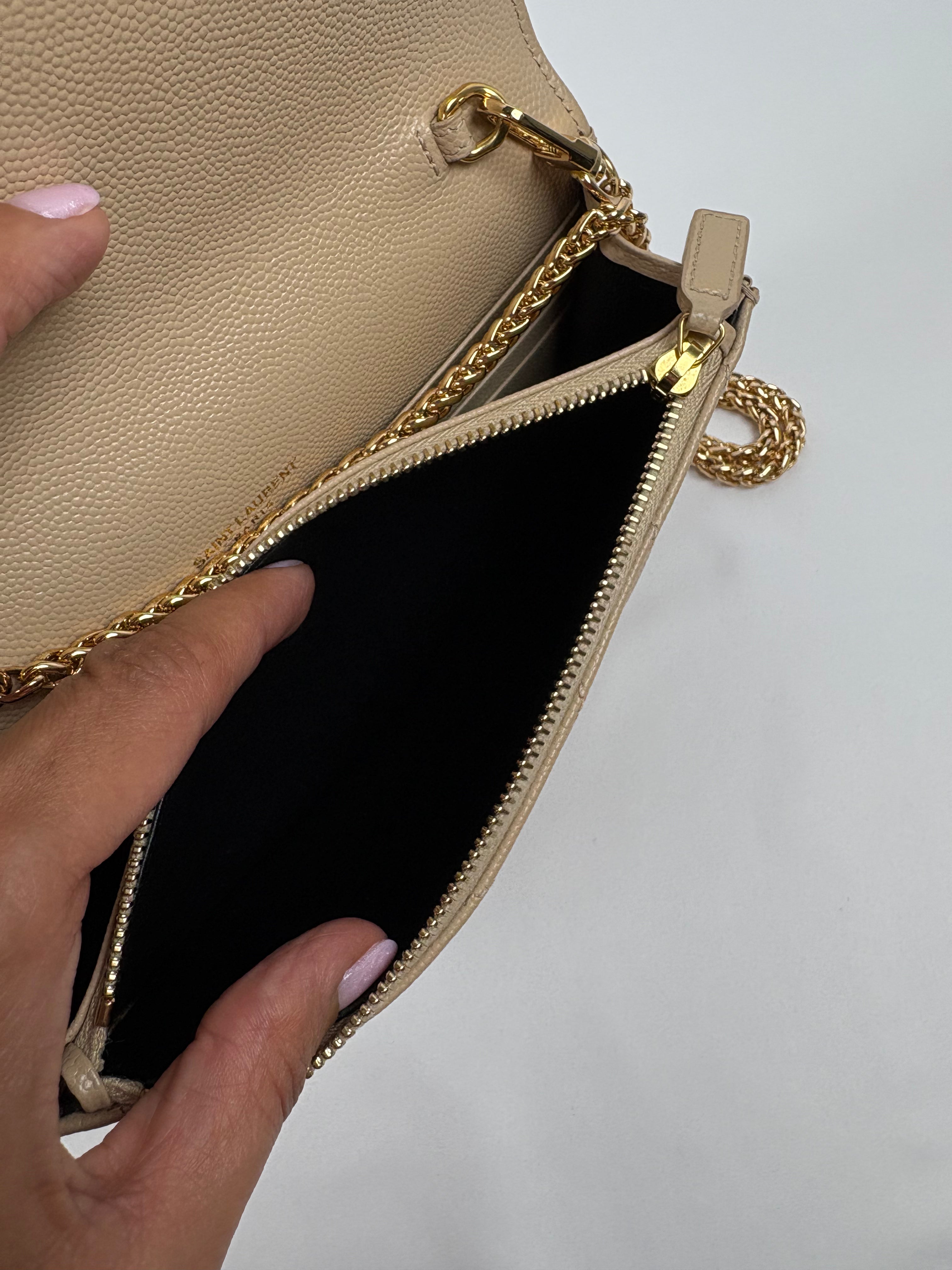 Pre-Owned SAINT LAURENT Cassandre Envelope Wallet on Chain, Beige