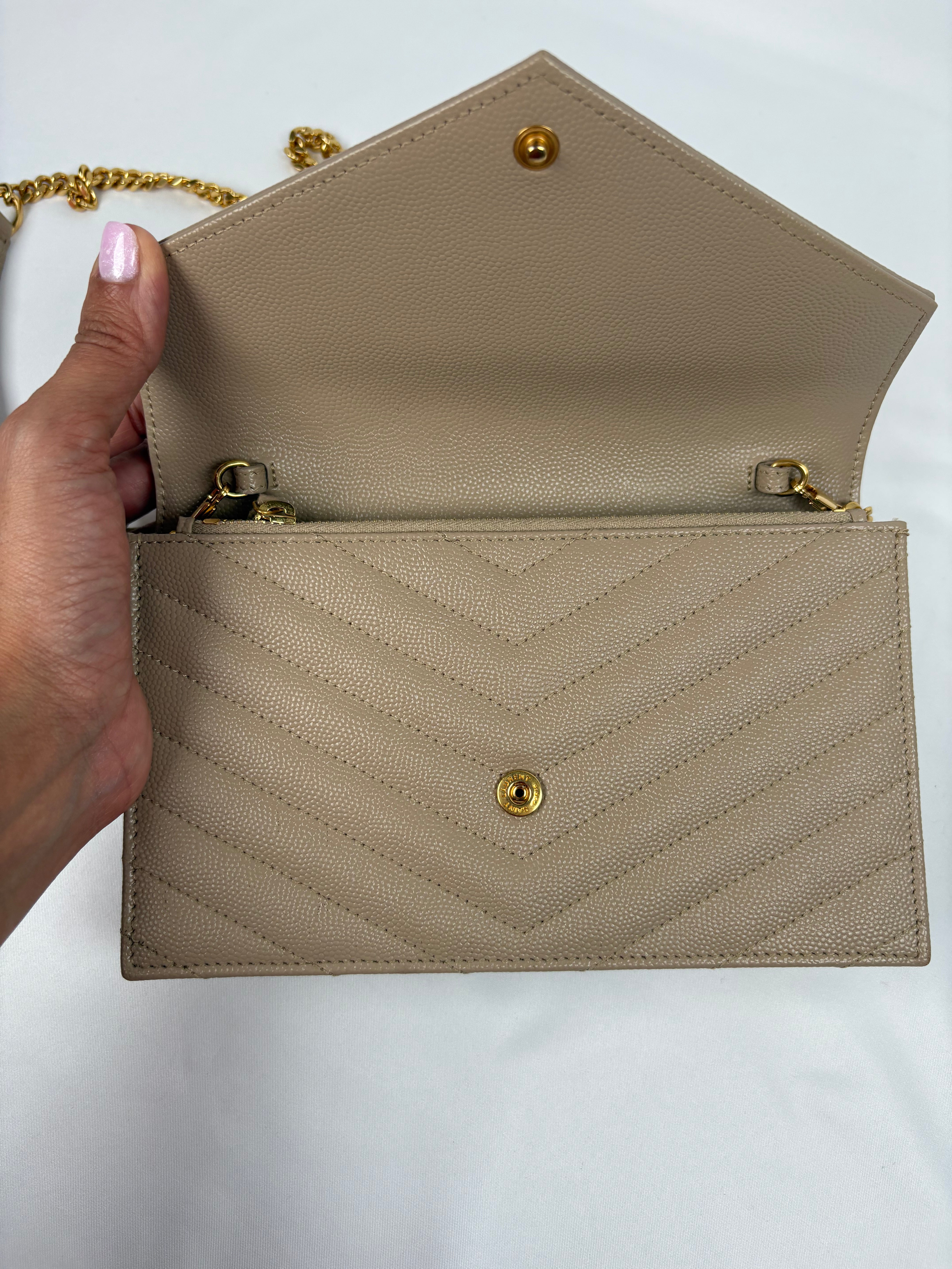 Pre-Owned SAINT LAURENT Cassandre Envelope Wallet on Chain, Dark Beige