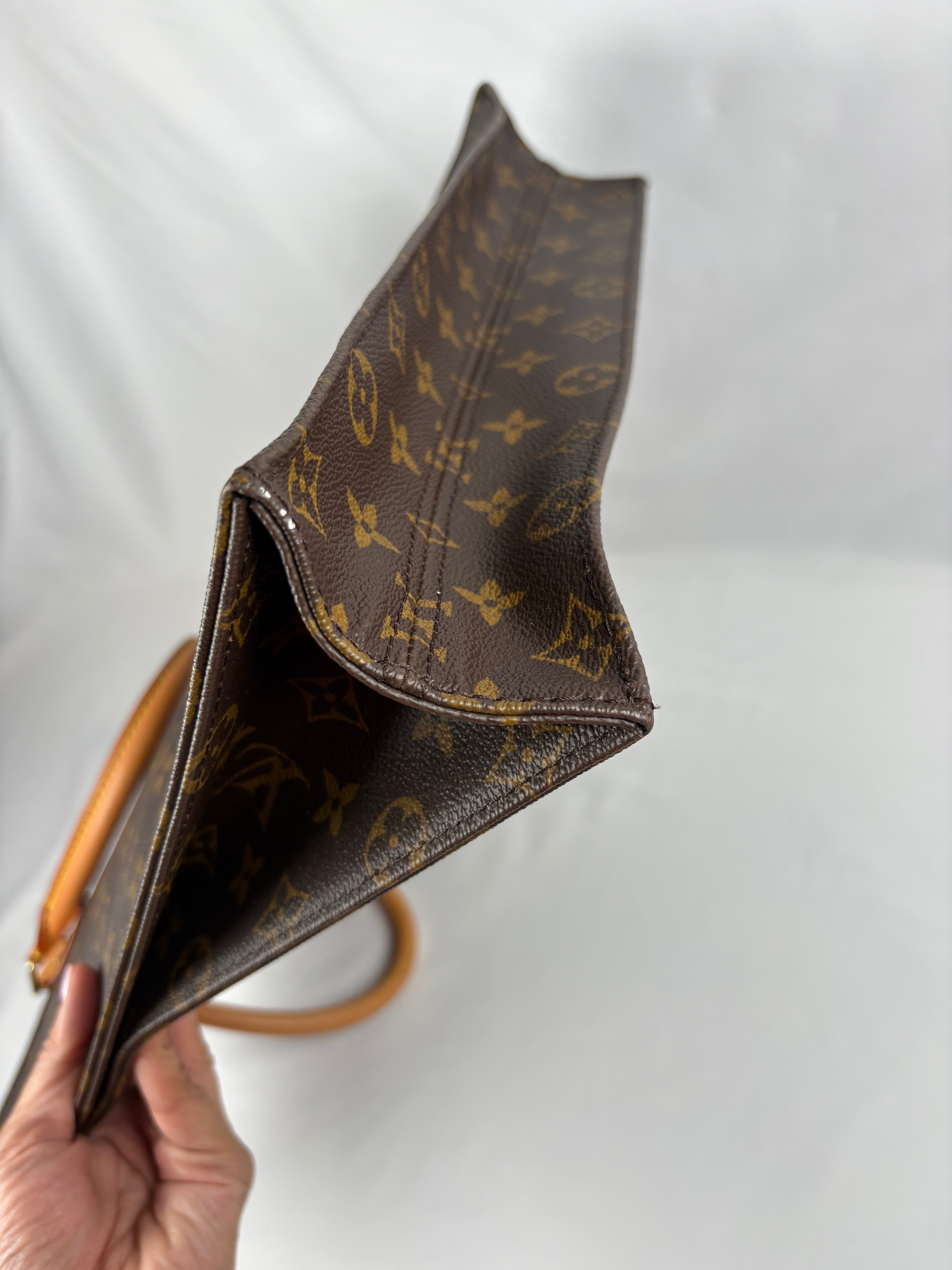 Pre-Owned LOUIS VUITTON Sac Plat Tote Monogram Handbag