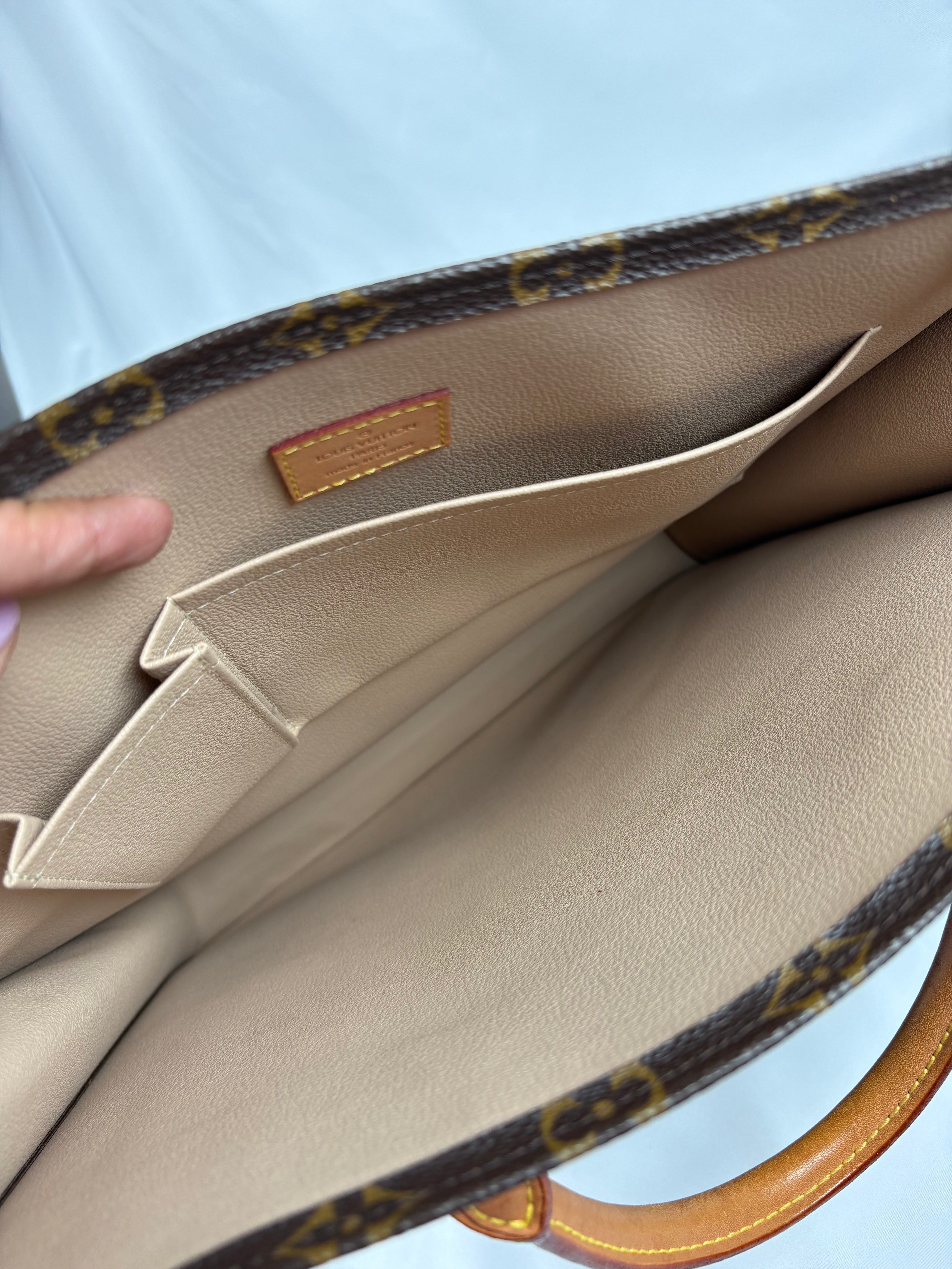 Pre-Owned LOUIS VUITTON Sac Plat Tote Monogram Handbag