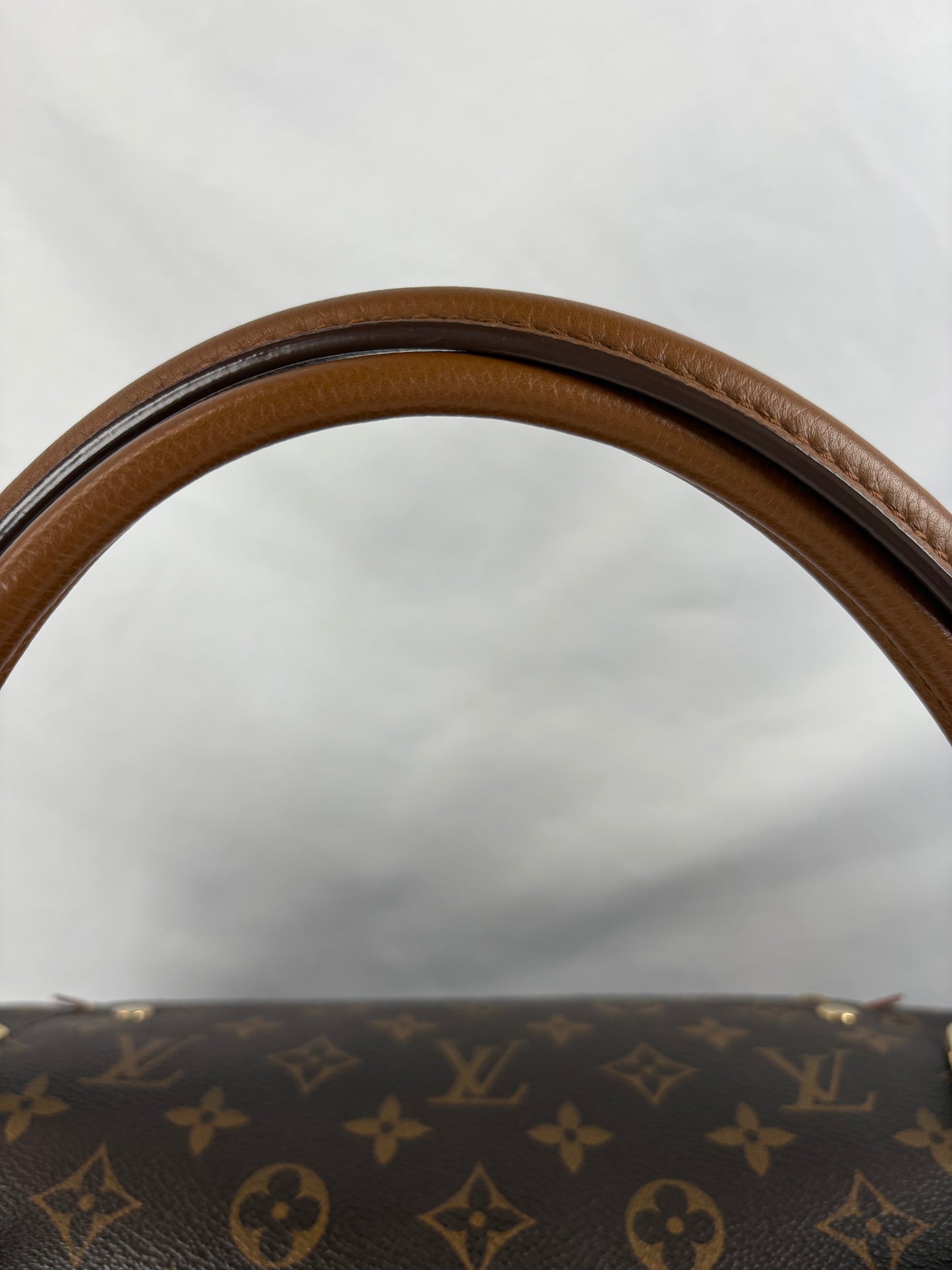 Pre-Owned LOUIS VUITTON Havane Olympe Monogram Handbag